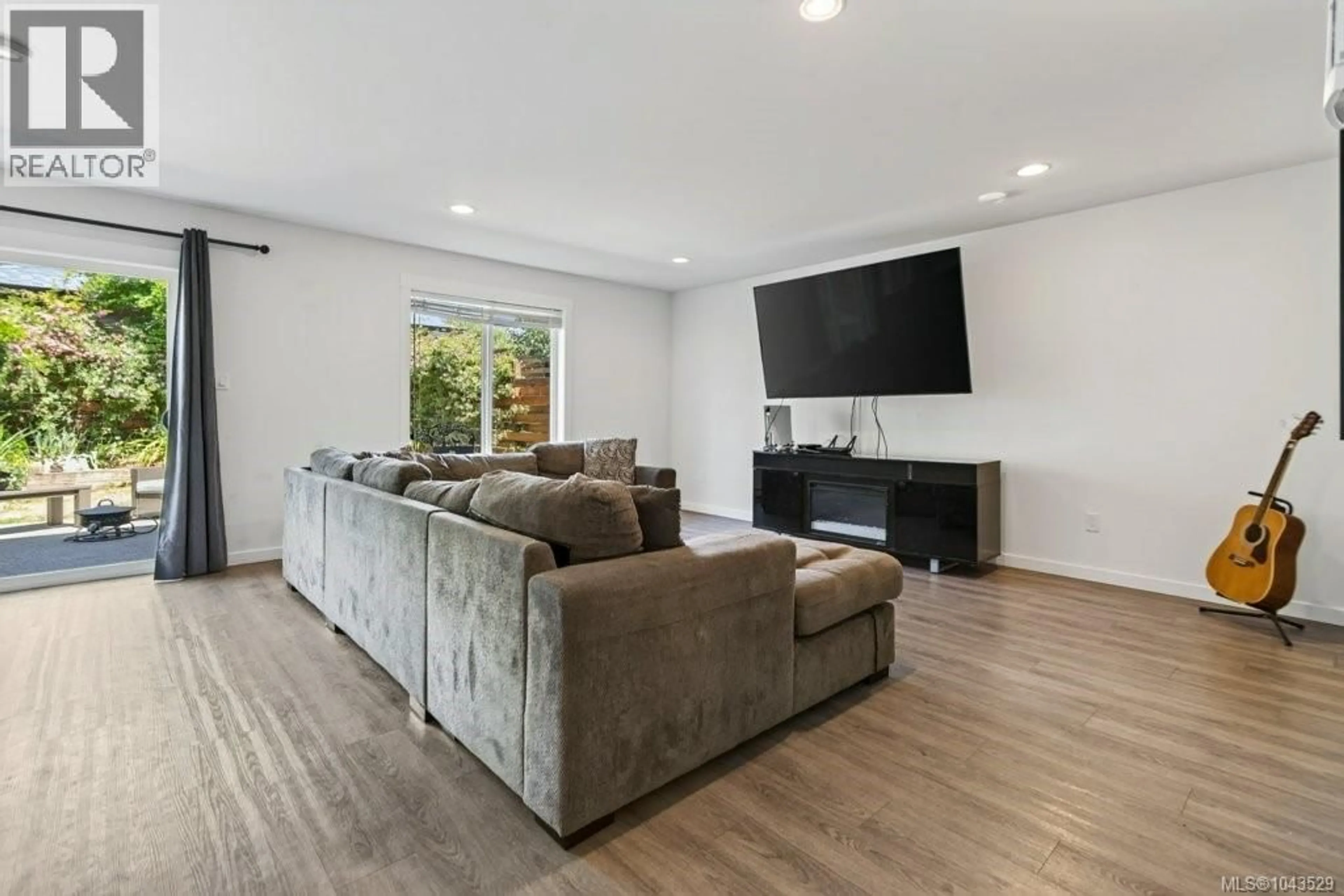 Home theater for 2270 MCKENZIE AVENUE, Comox British Columbia V9M1J1