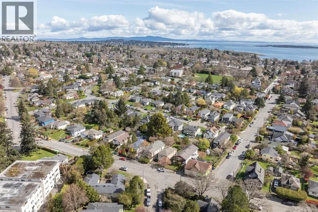 2442/2462 EASTDOWNE ROAD, Oak Bay 3