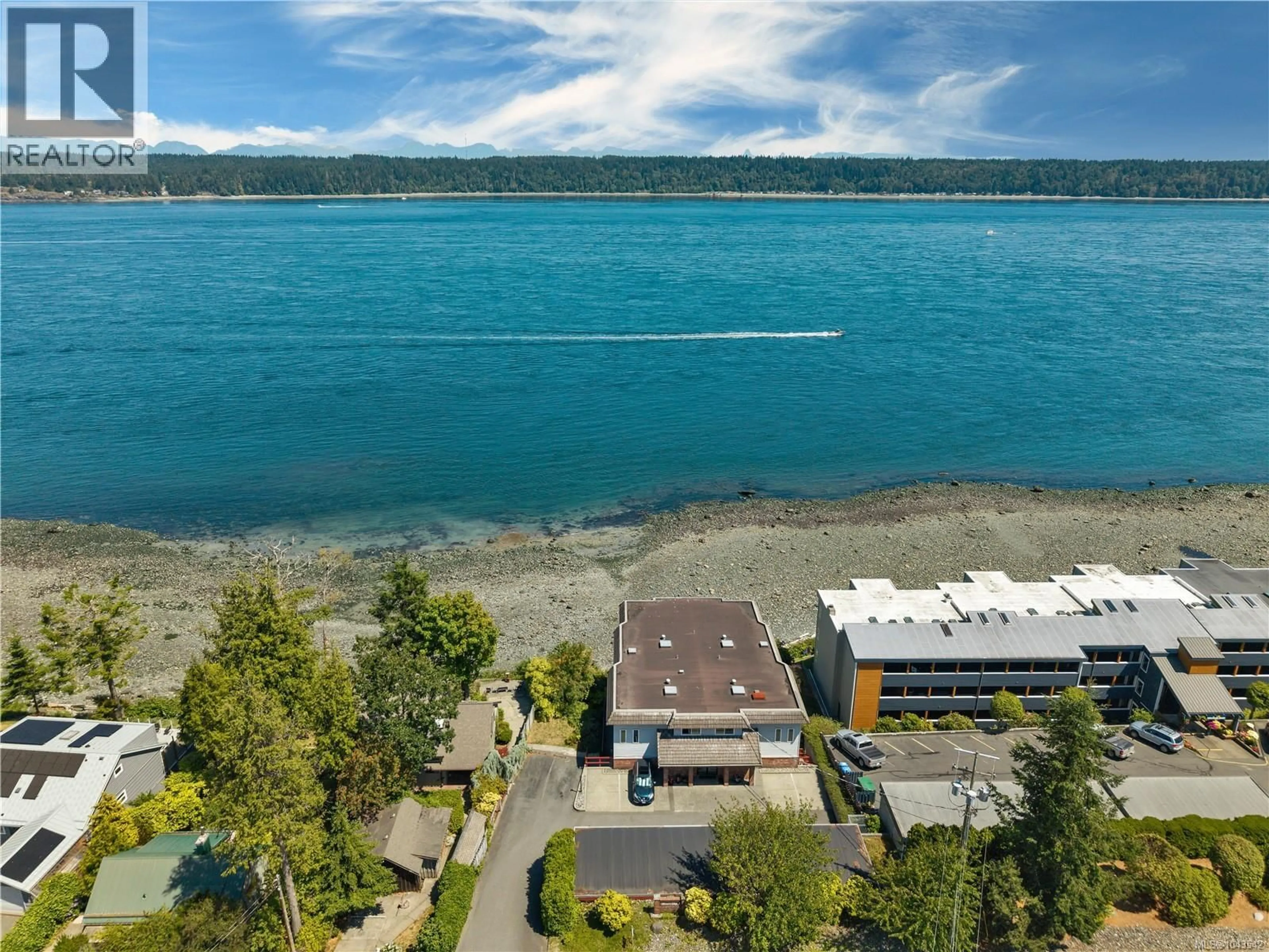 A pic from outside/outdoor area/front of a property/back of a property/a pic from drone, water/lake/river/ocean view for 2 - 553 ISLAND HIGHWAY, Campbell River British Columbia V9W2B9
