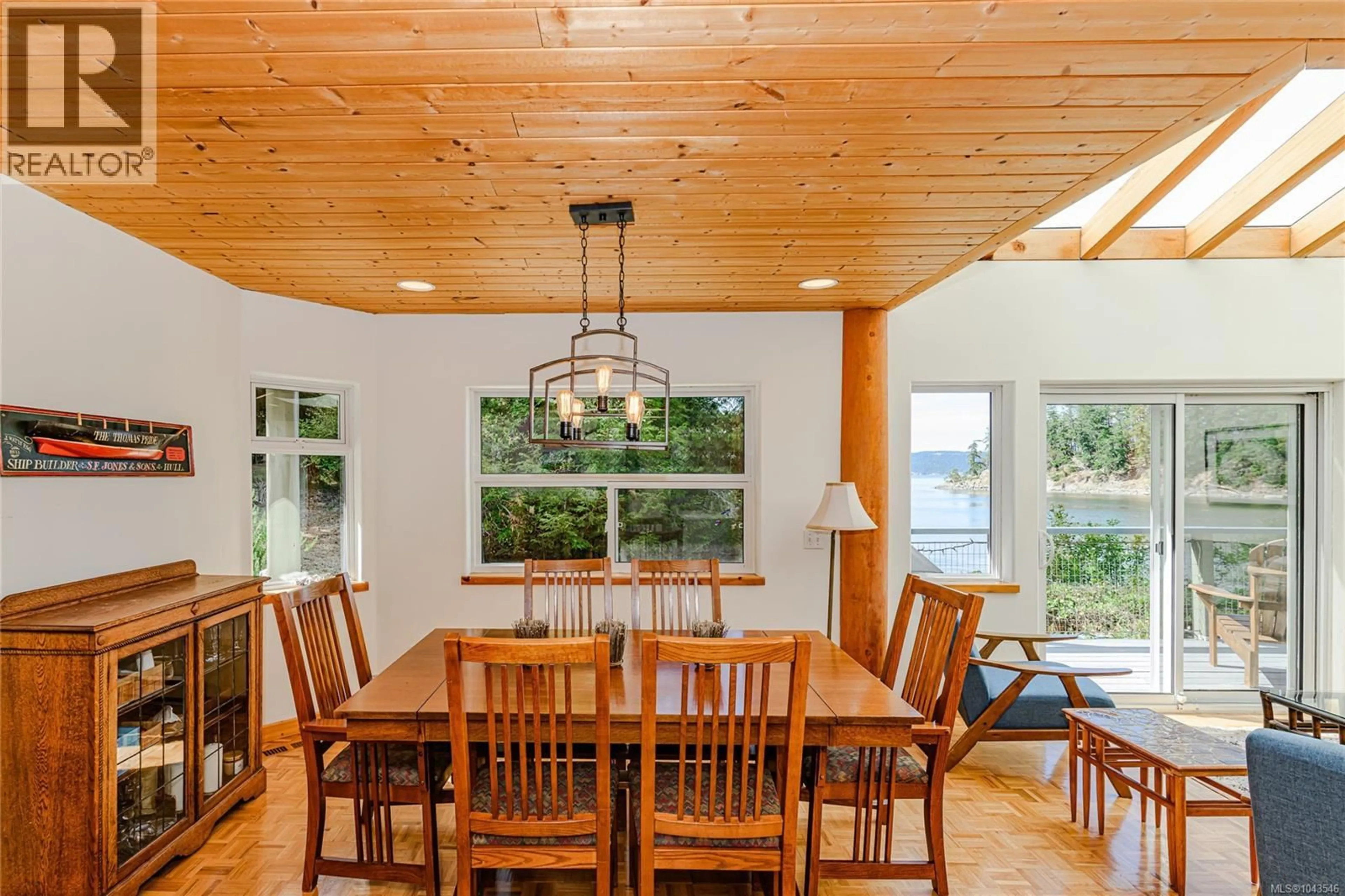 Dining room, wood/laminate floor for 115 GRANTVILLE STREET, Salt Spring British Columbia V8K1N9