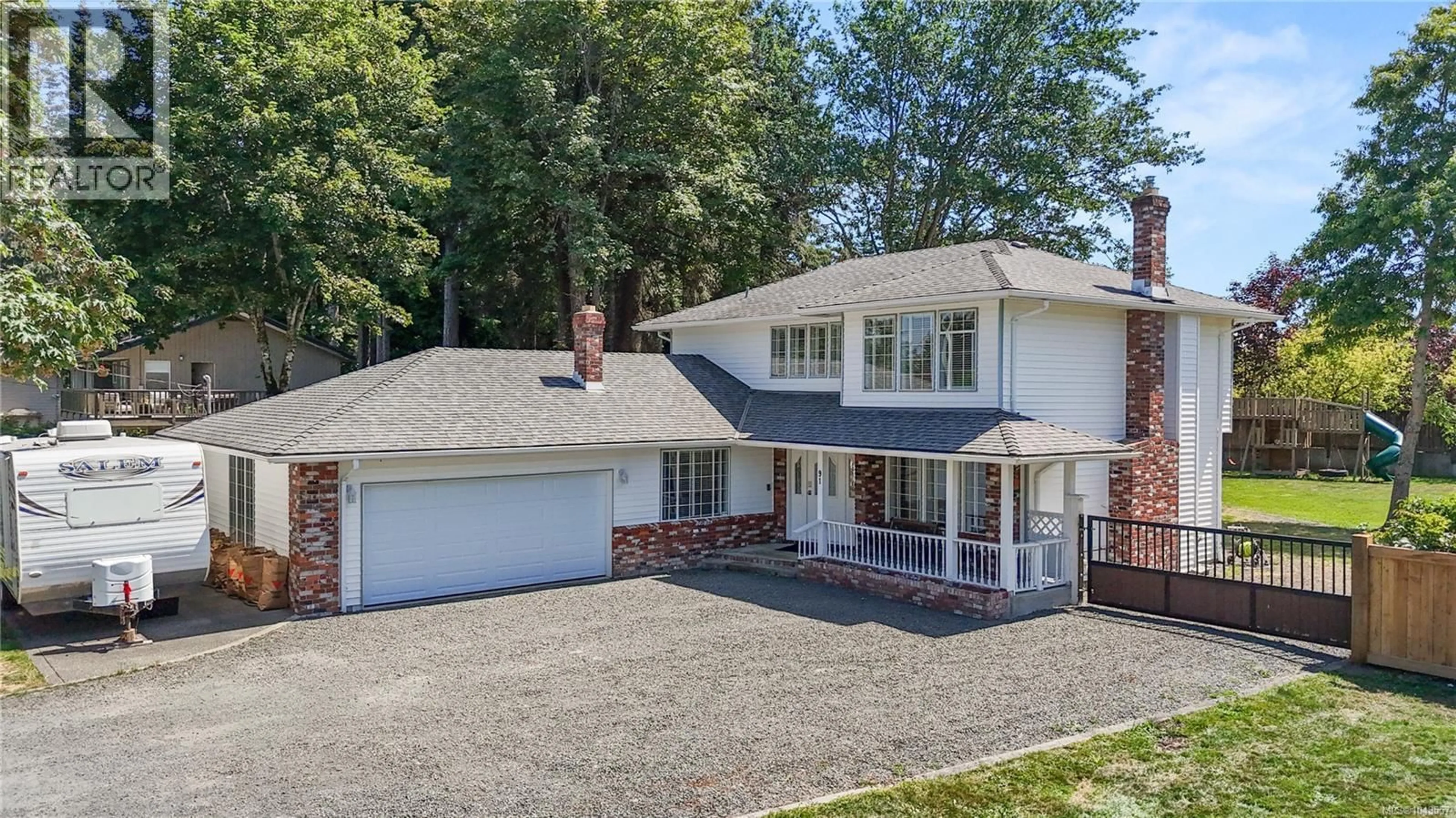 A pic from outside/outdoor area/front of a property/back of a property/a pic from drone, street for 91 MARYLAND ROAD, Campbell River British Columbia V9W1V7