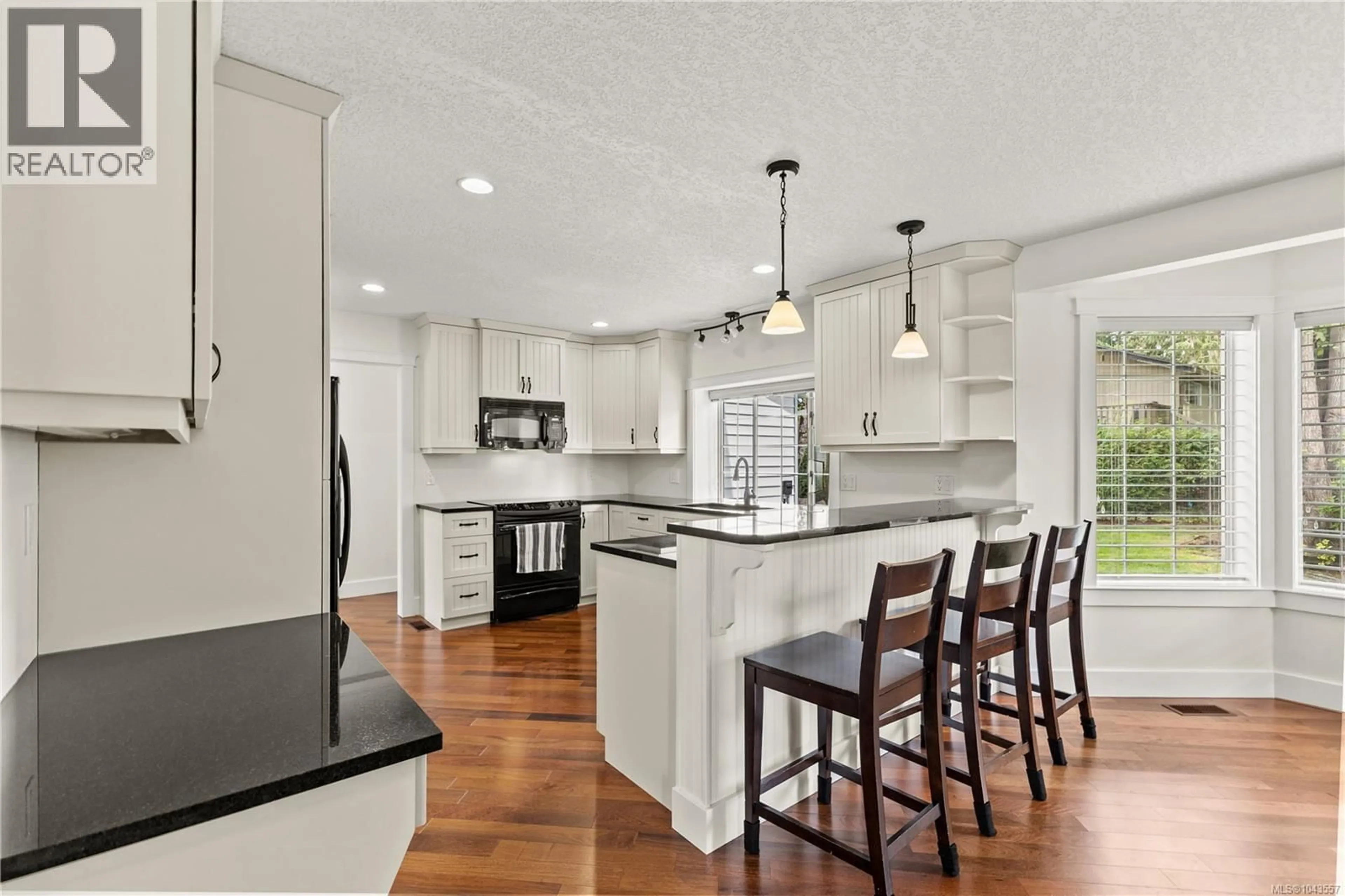 Open concept kitchen, ceramic/tile floor for 91 MARYLAND ROAD, Campbell River British Columbia V9W1V7