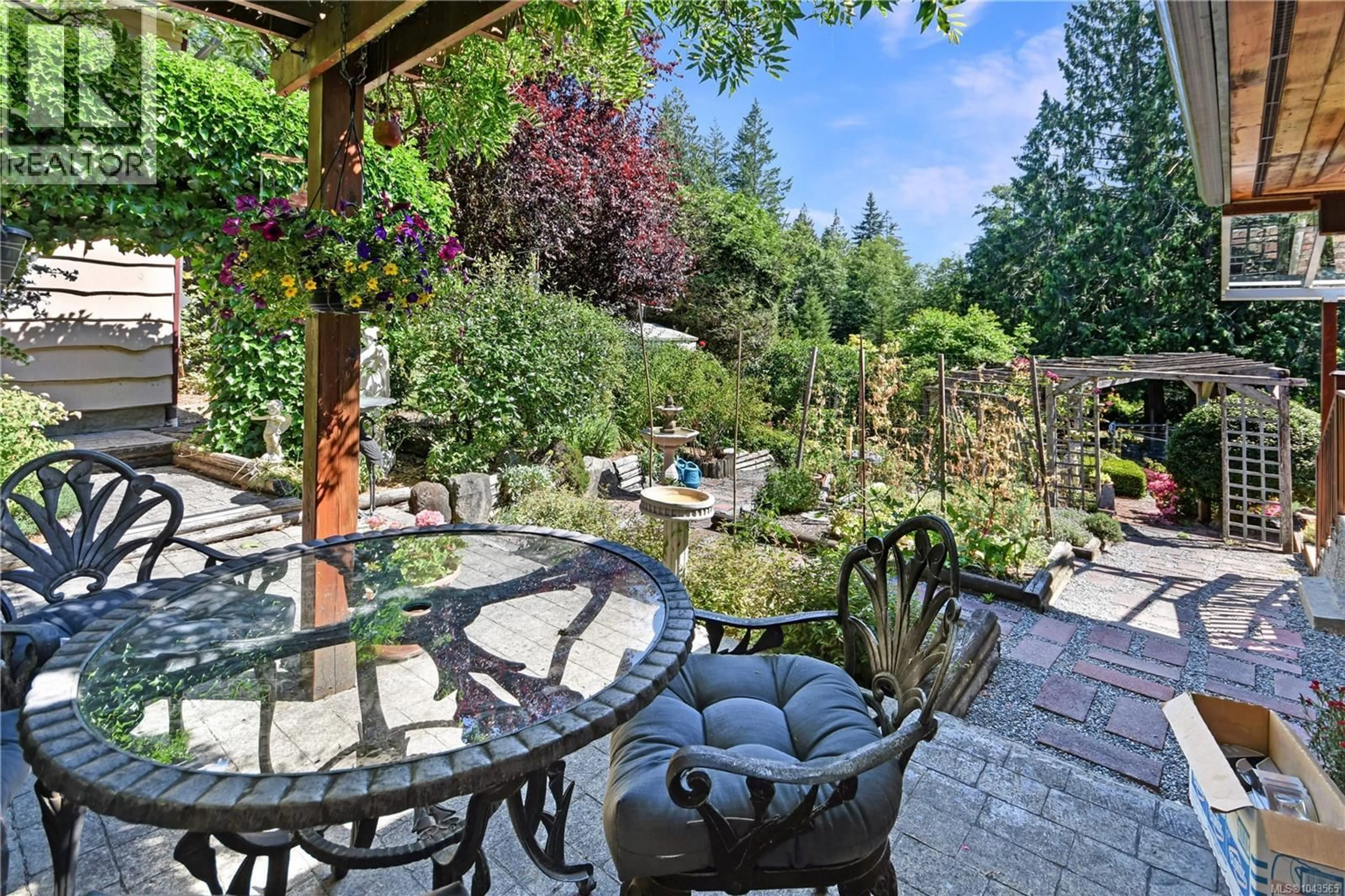 Patio, unknown for 697 CRESTWOOD ROAD, Gabriola Island British Columbia V0R1X4