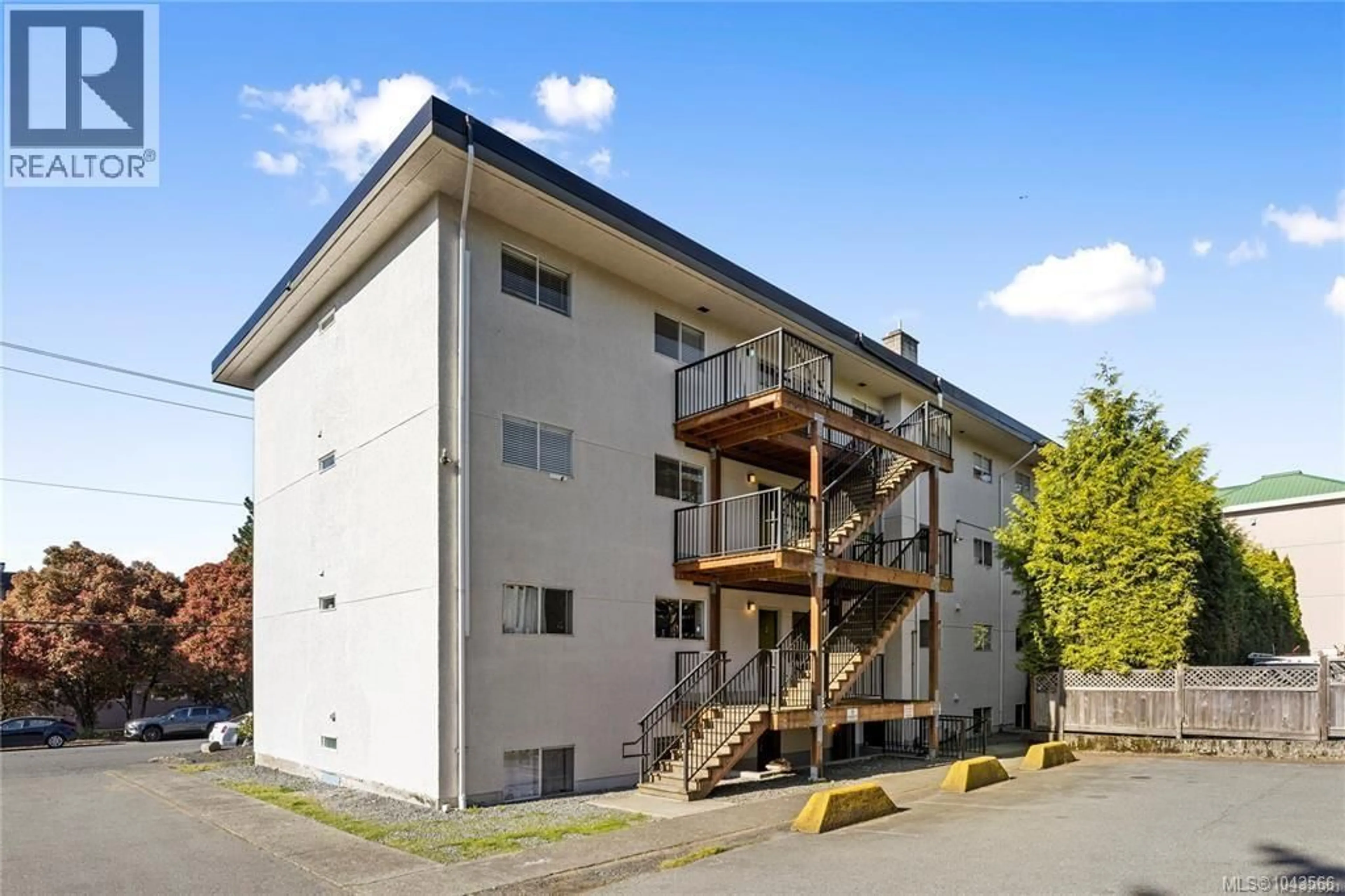Patio, building for 9 - 1630 CRESCENT VIEW DRIVE, Nanaimo British Columbia V9S2N5