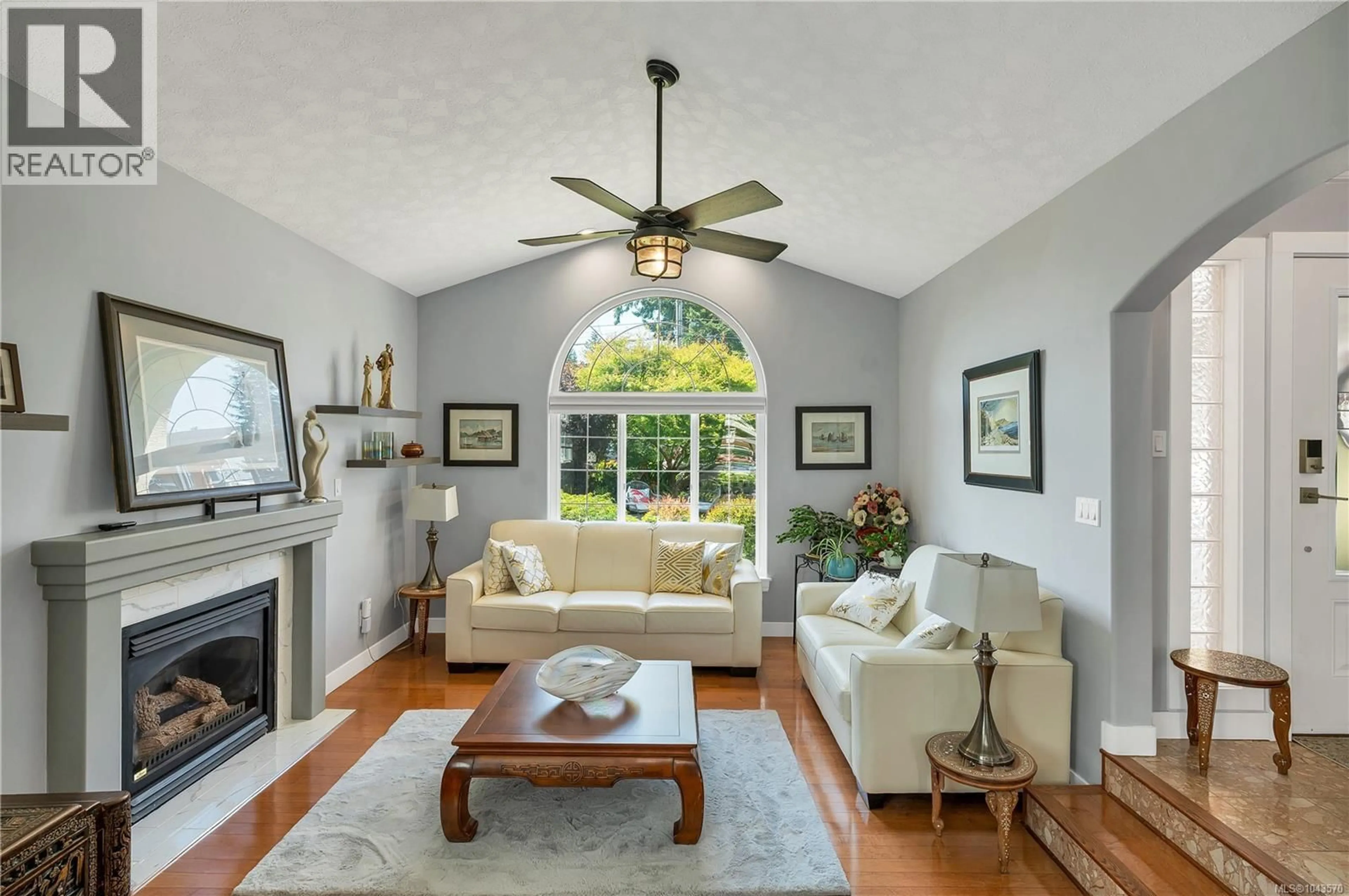Living room with furniture, unknown for 242 DAHL ROAD, Campbell River British Columbia V9W7X8
