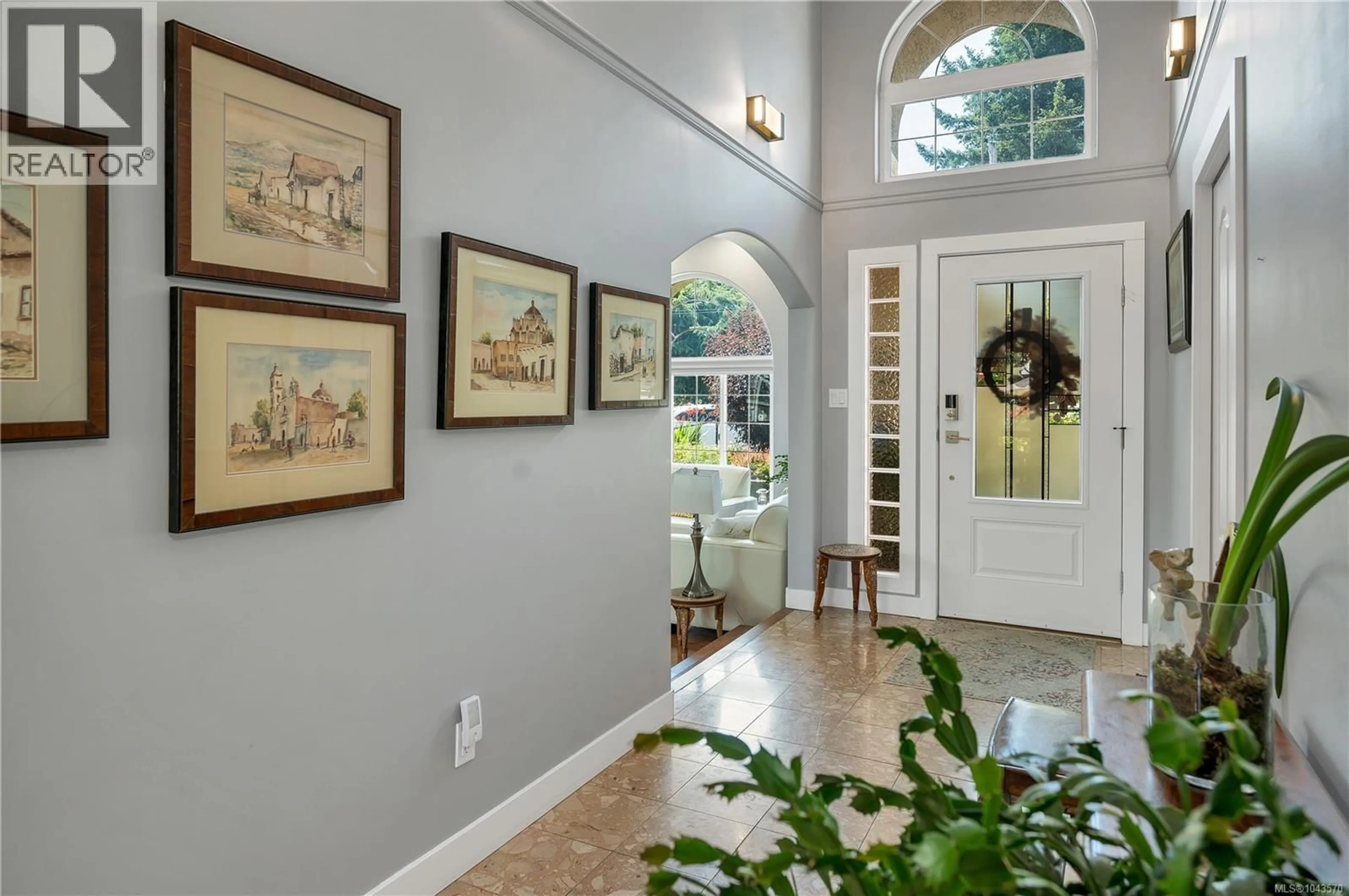 Indoor entryway for 242 DAHL ROAD, Campbell River British Columbia V9W7X8