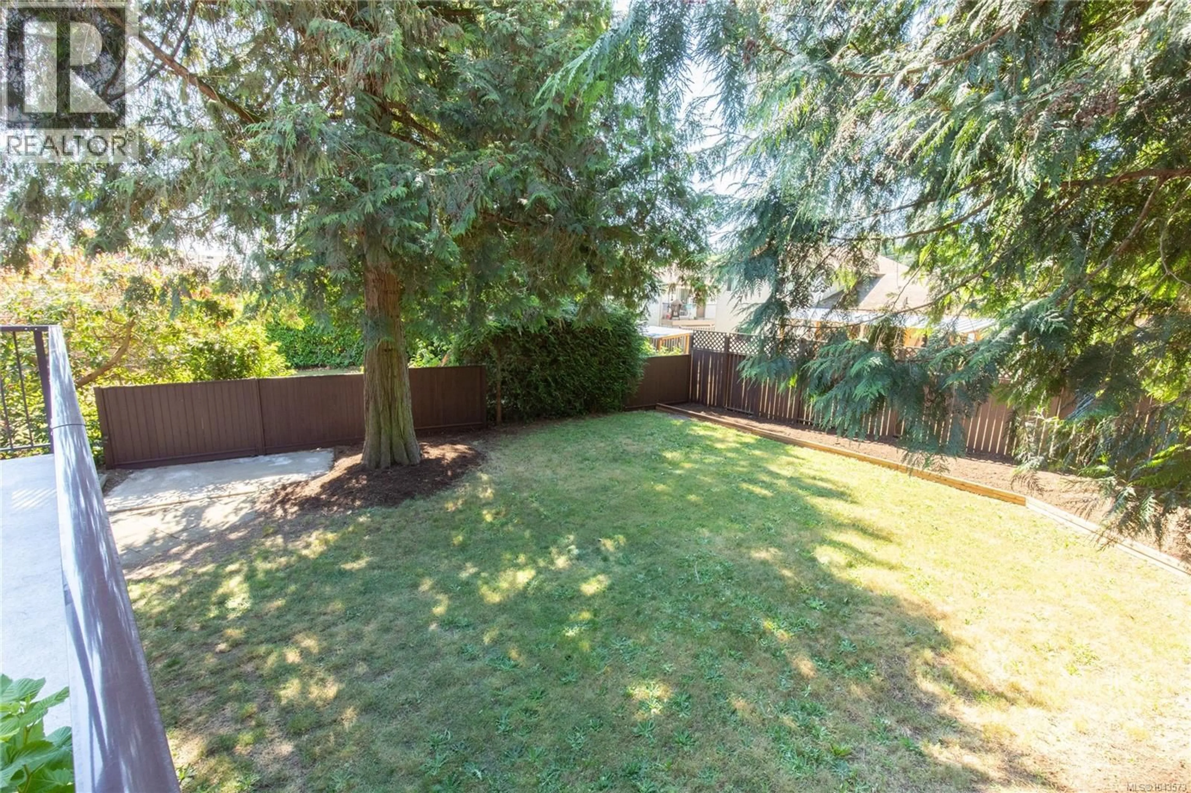 Patio, forest/trees view for 3021 CRESTWOOD PLACE, Nanaimo British Columbia V9T1P3