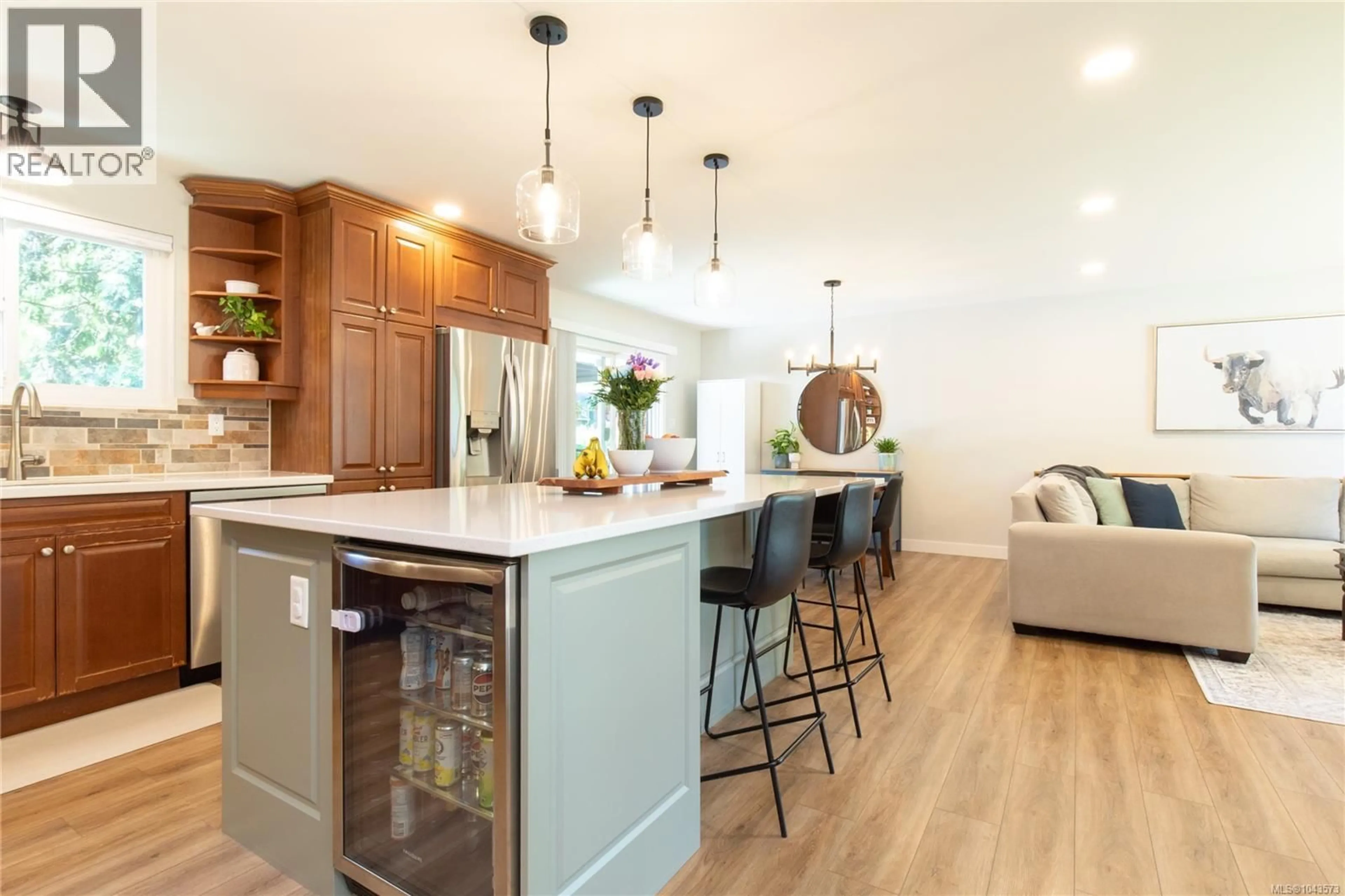 Open concept kitchen, unknown for 3021 CRESTWOOD PLACE, Nanaimo British Columbia V9T1P3