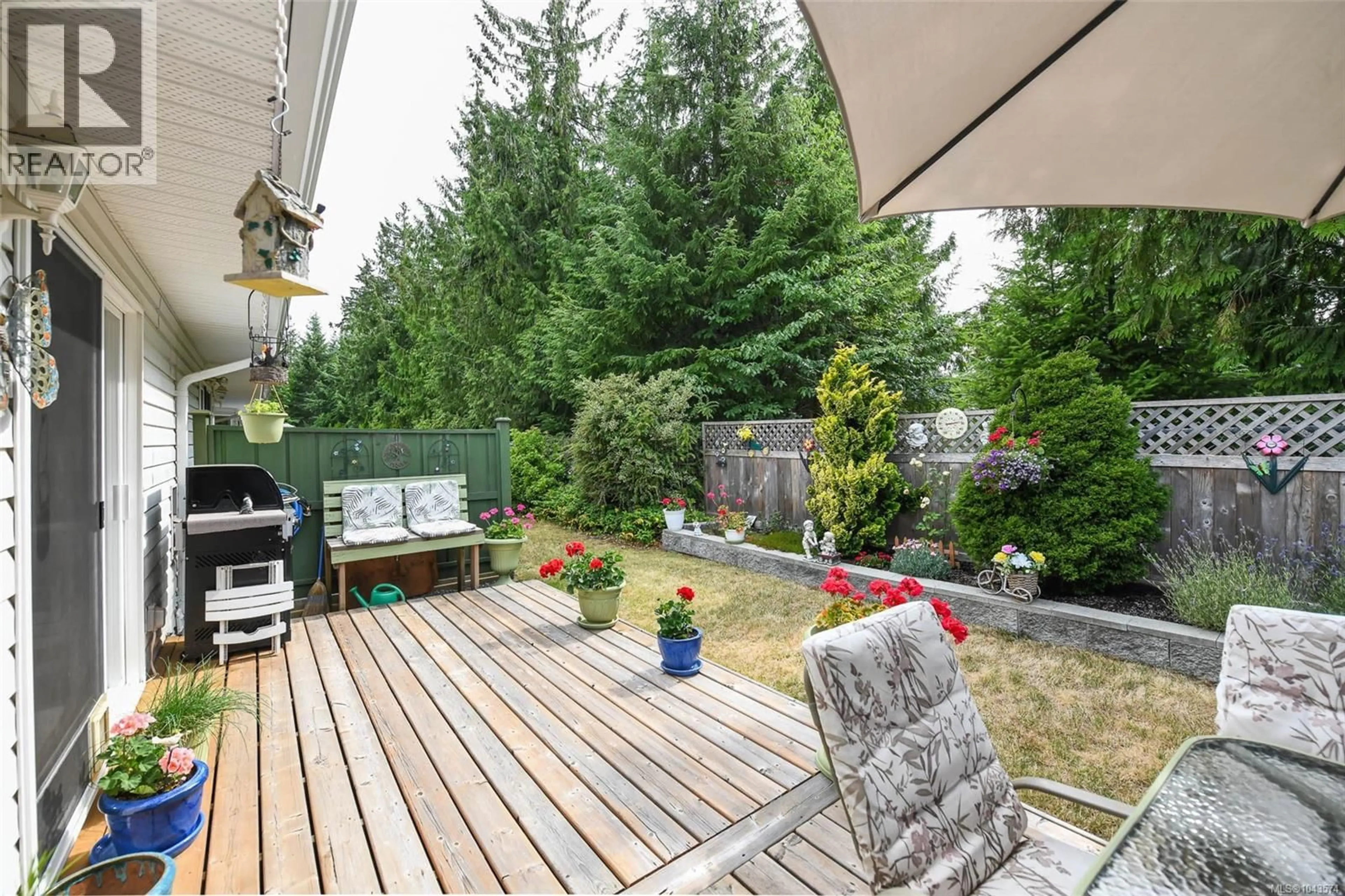 Patio, street for 10 - 3355 FIRST STREET, Cumberland British Columbia V0R1S0