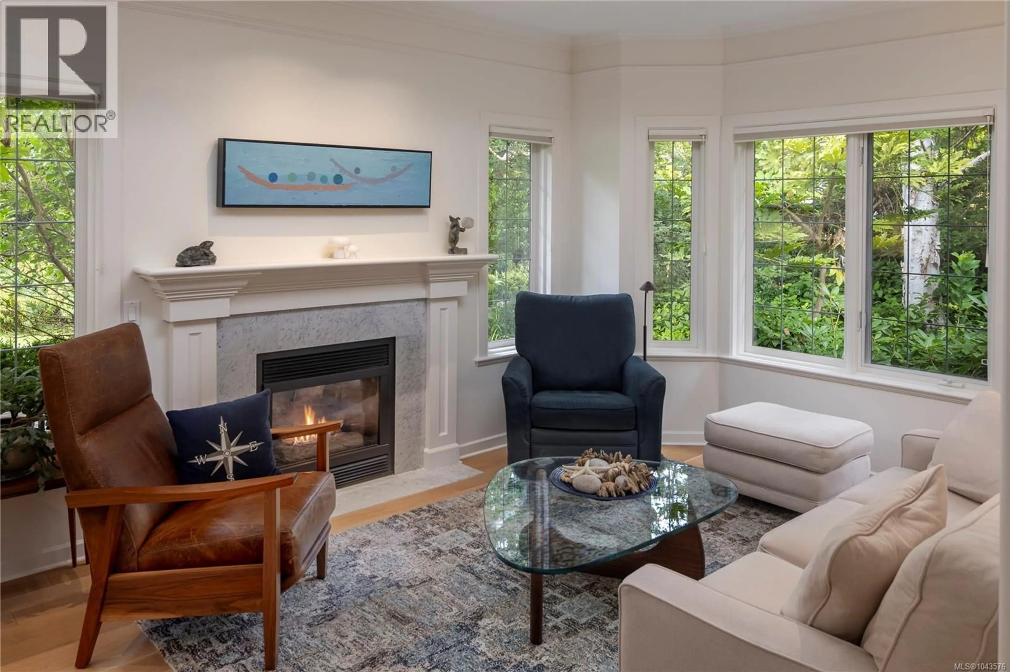 Living room with furniture, unknown for 8 - 1880 CHANDLER AVENUE, Victoria British Columbia V8S1N8