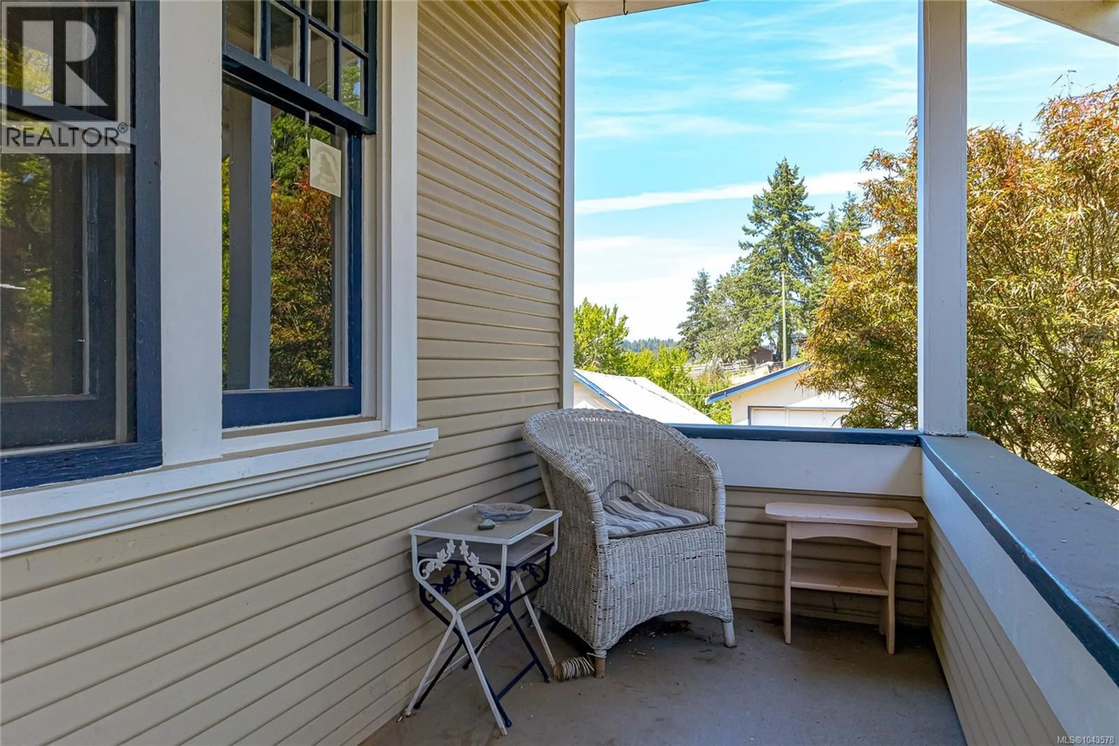 Patio, water/lake/river/ocean view for 4014 HOLLAND AVENUE, Saanich British Columbia V8Z5K1