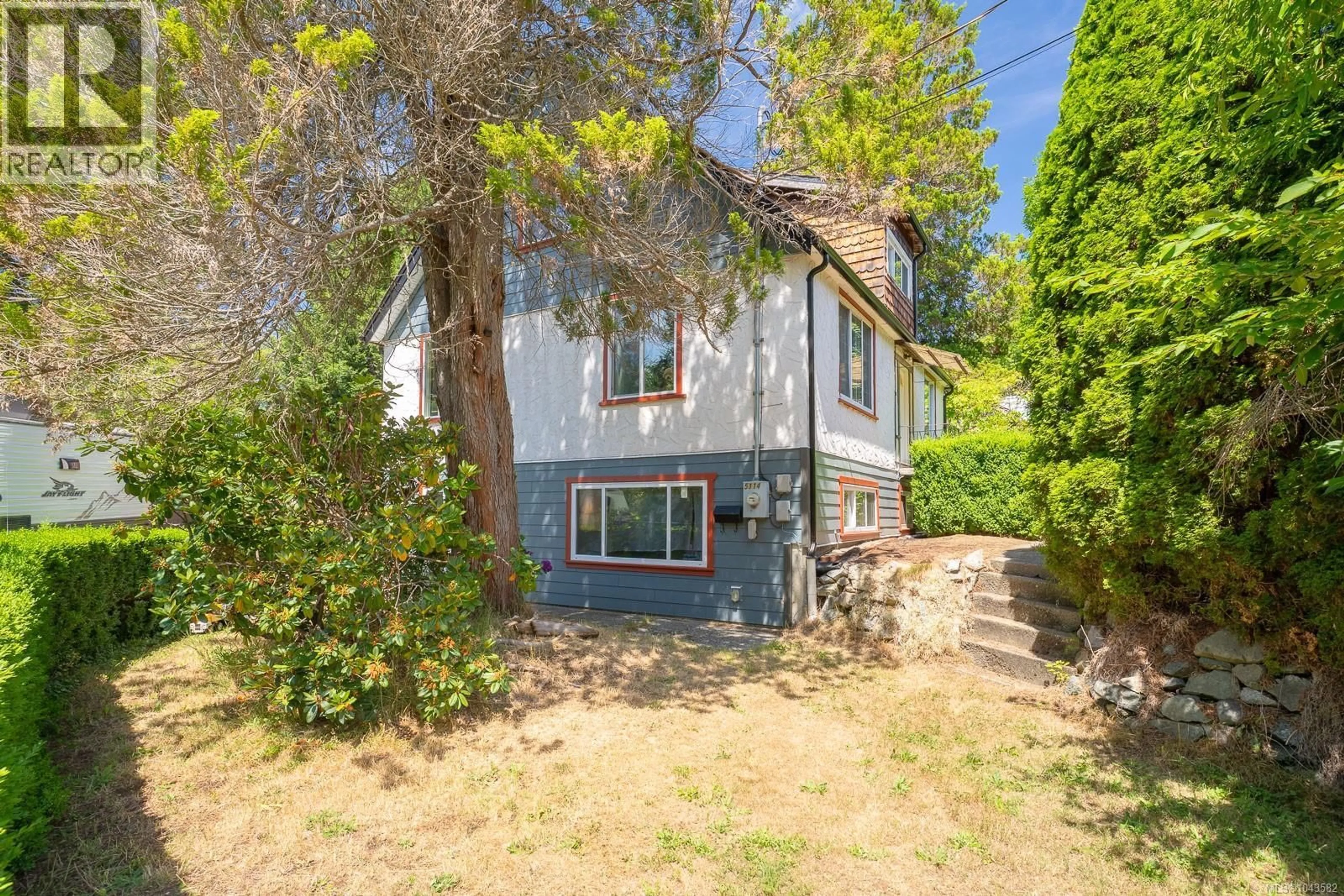 A pic from outside/outdoor area/front of a property/back of a property/a pic from drone, street for 5114 JOSEPHINE STREET, Port Alberni British Columbia V9Y7G8
