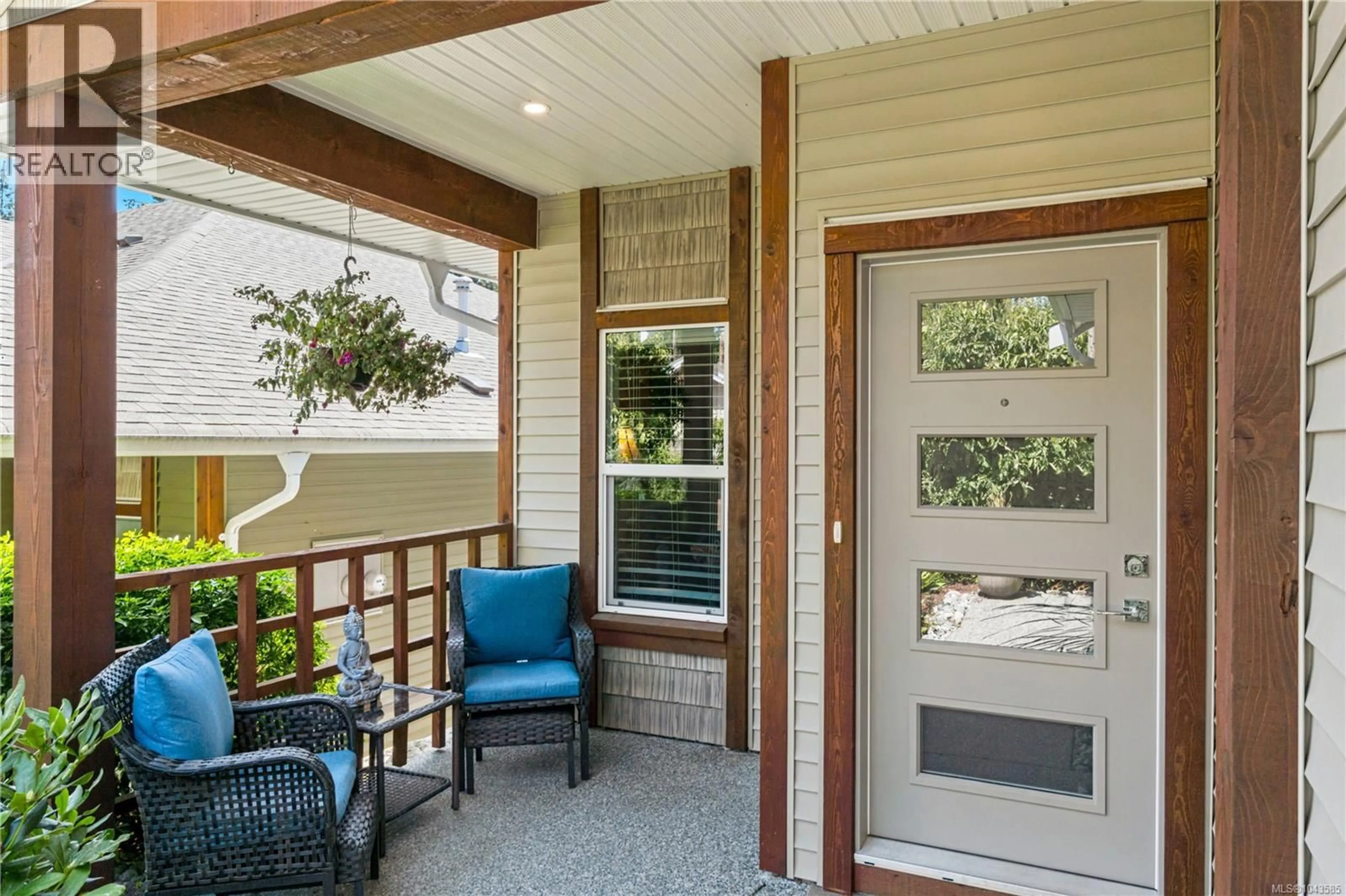 Indoor entryway for 4153 EMERALD WOODS PLACE, Nanaimo British Columbia V9T0K6