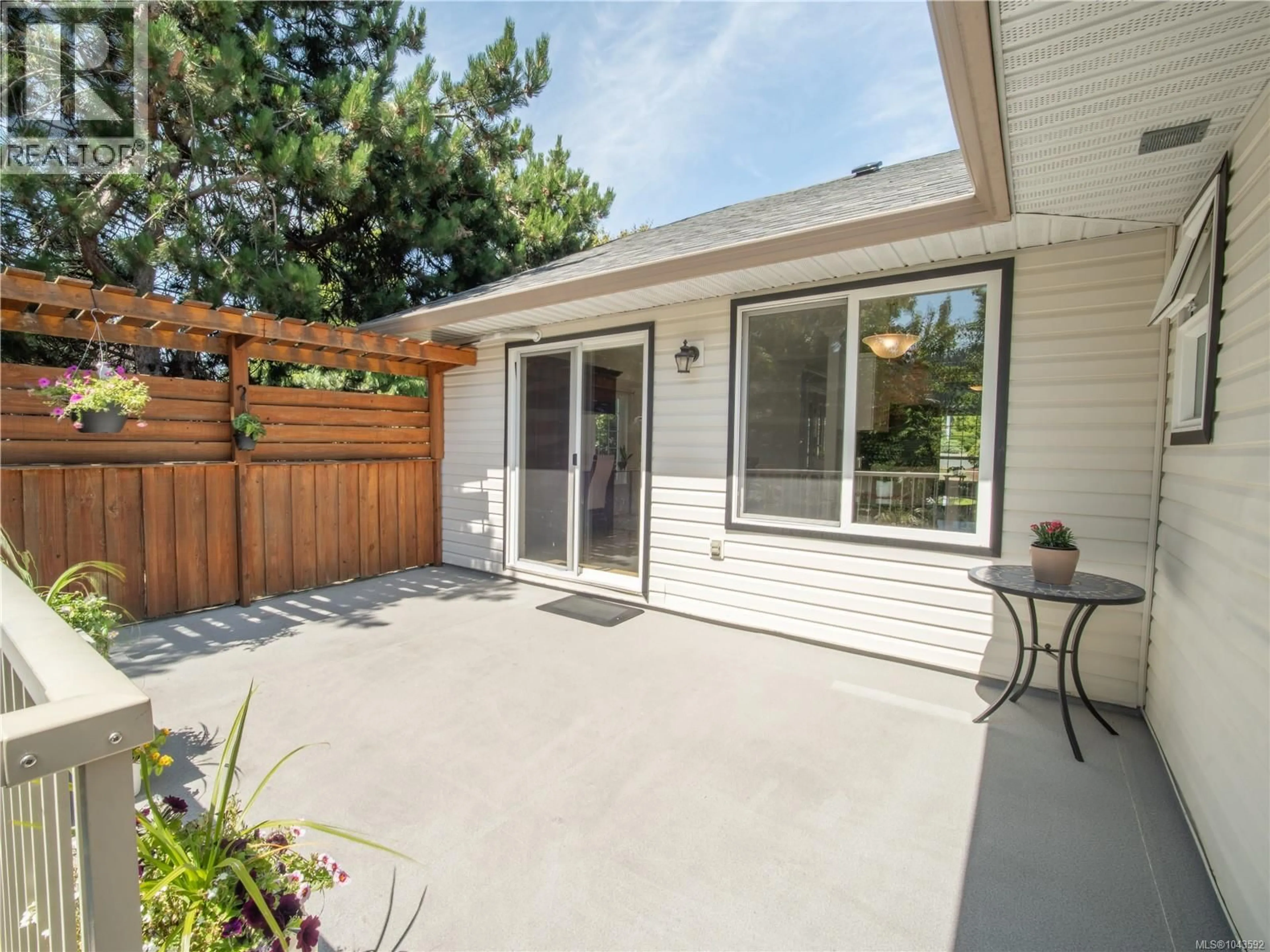 Patio, street for 4796 VISTA VIEW CRESCENT, Nanaimo British Columbia V9V1R2