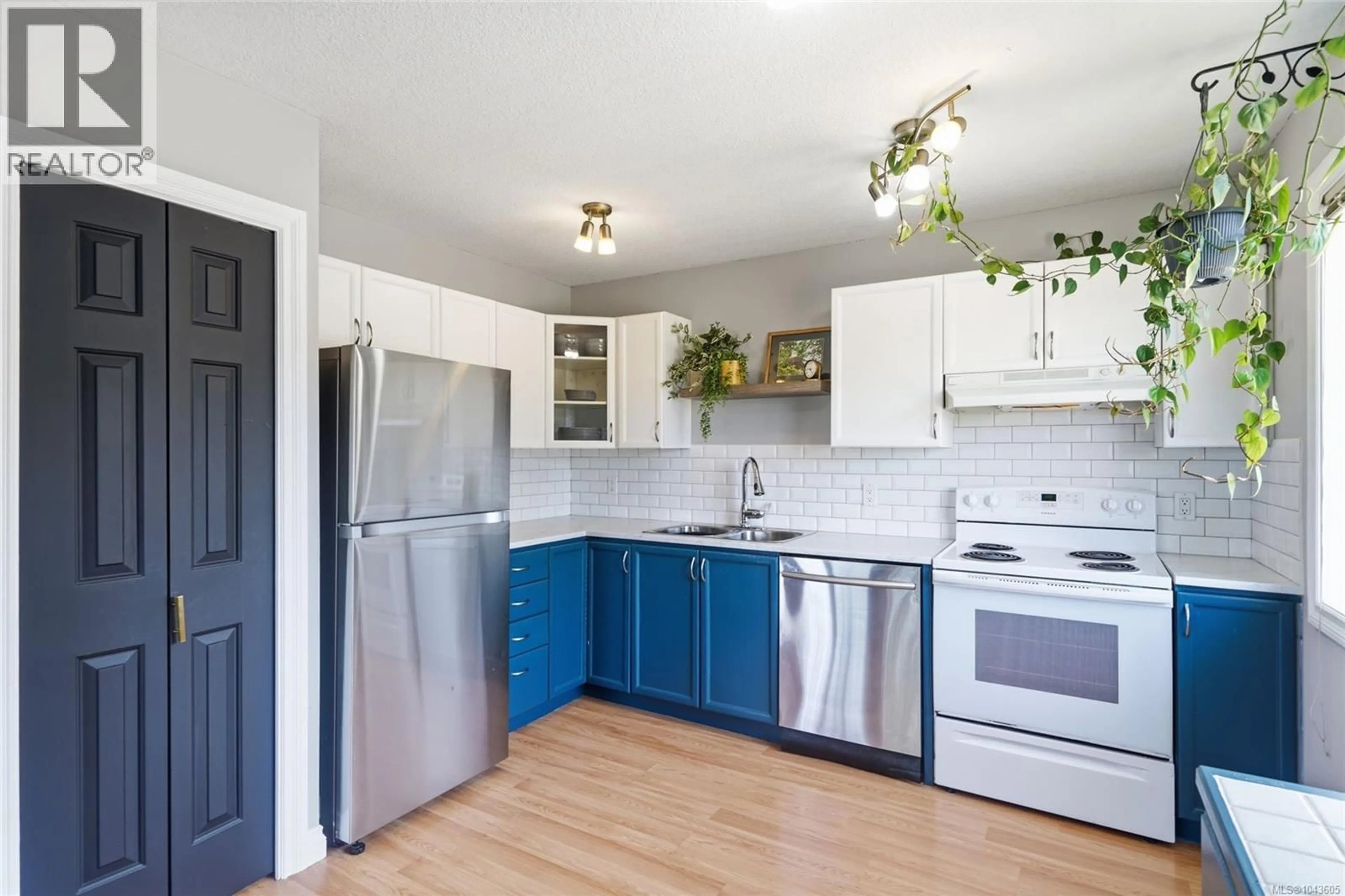 Open concept kitchen, unknown for 1 - 4801 HAMMOND BAY ROAD, Nanaimo British Columbia V9T5V7