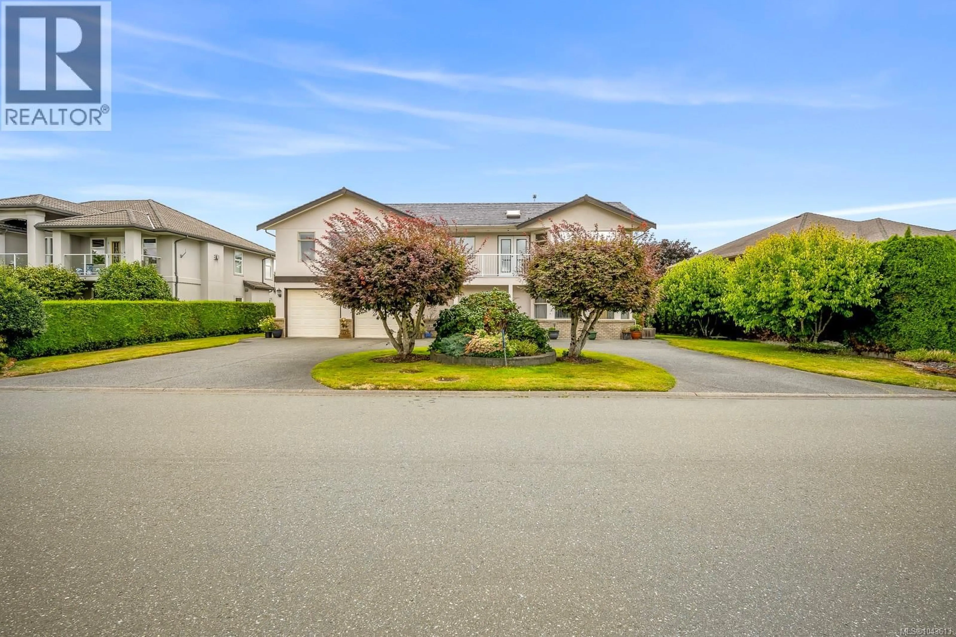 A pic from outside/outdoor area/front of a property/back of a property/a pic from drone, street for 1564 TRUMPETER CRESCENT SOUTHWEST, Courtenay British Columbia V9N8W6