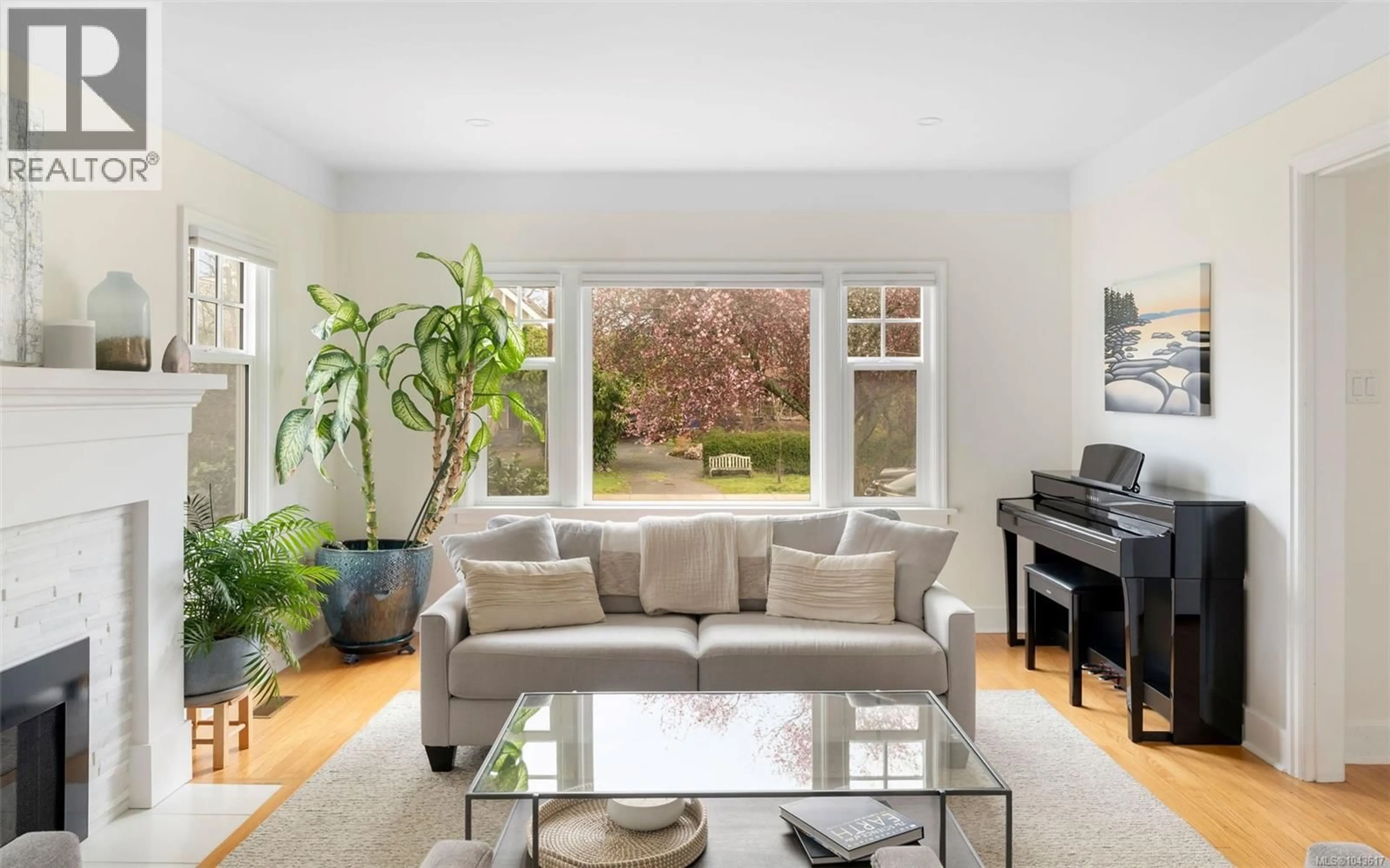 Living room with furniture, unknown for 2399 DALHOUSIE STREET, Oak Bay British Columbia V8R2H5