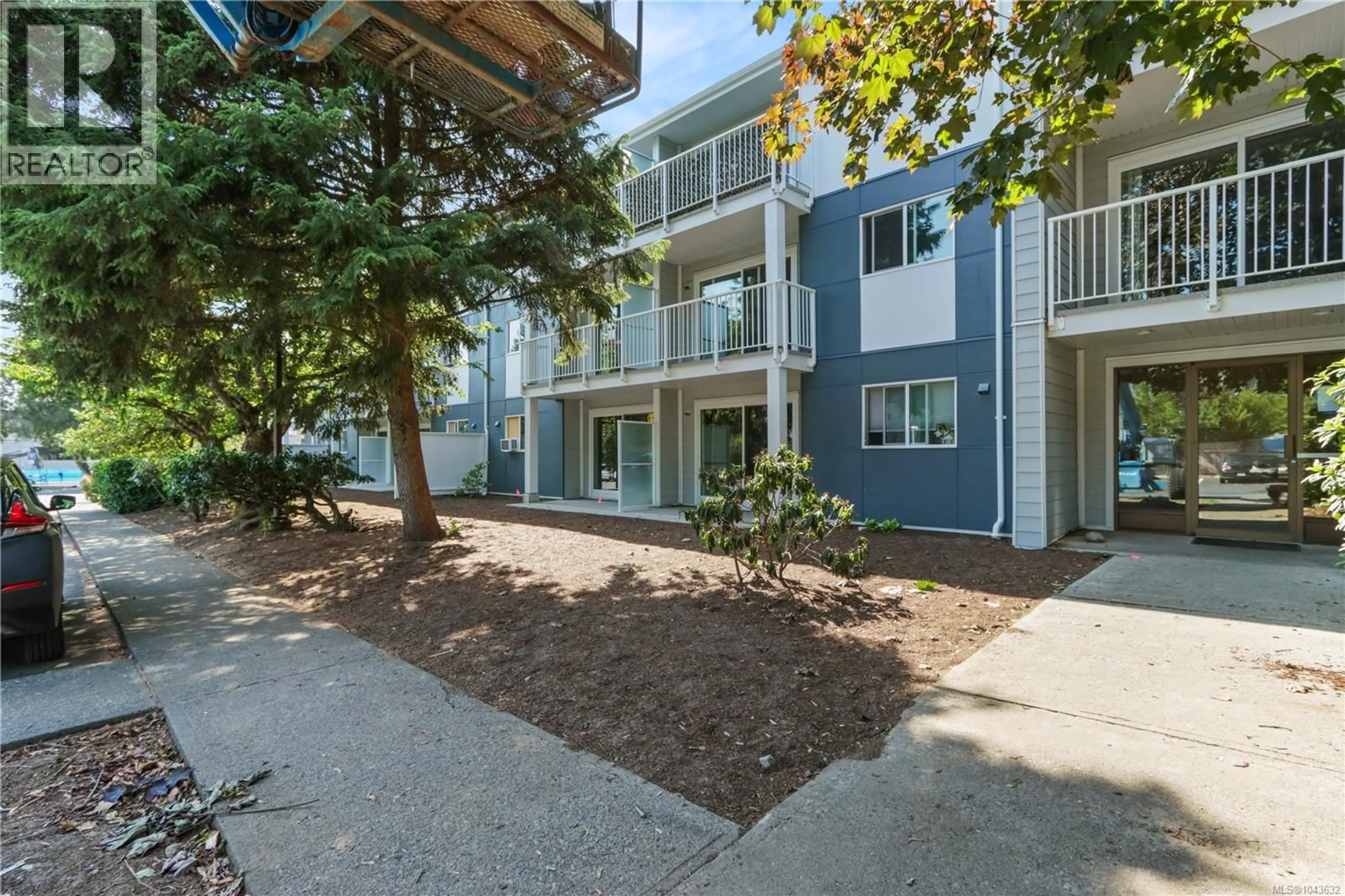 Patio, street for 216 - 1600 DUFFERIN CRESCENT, Nanaimo British Columbia V9S5N2