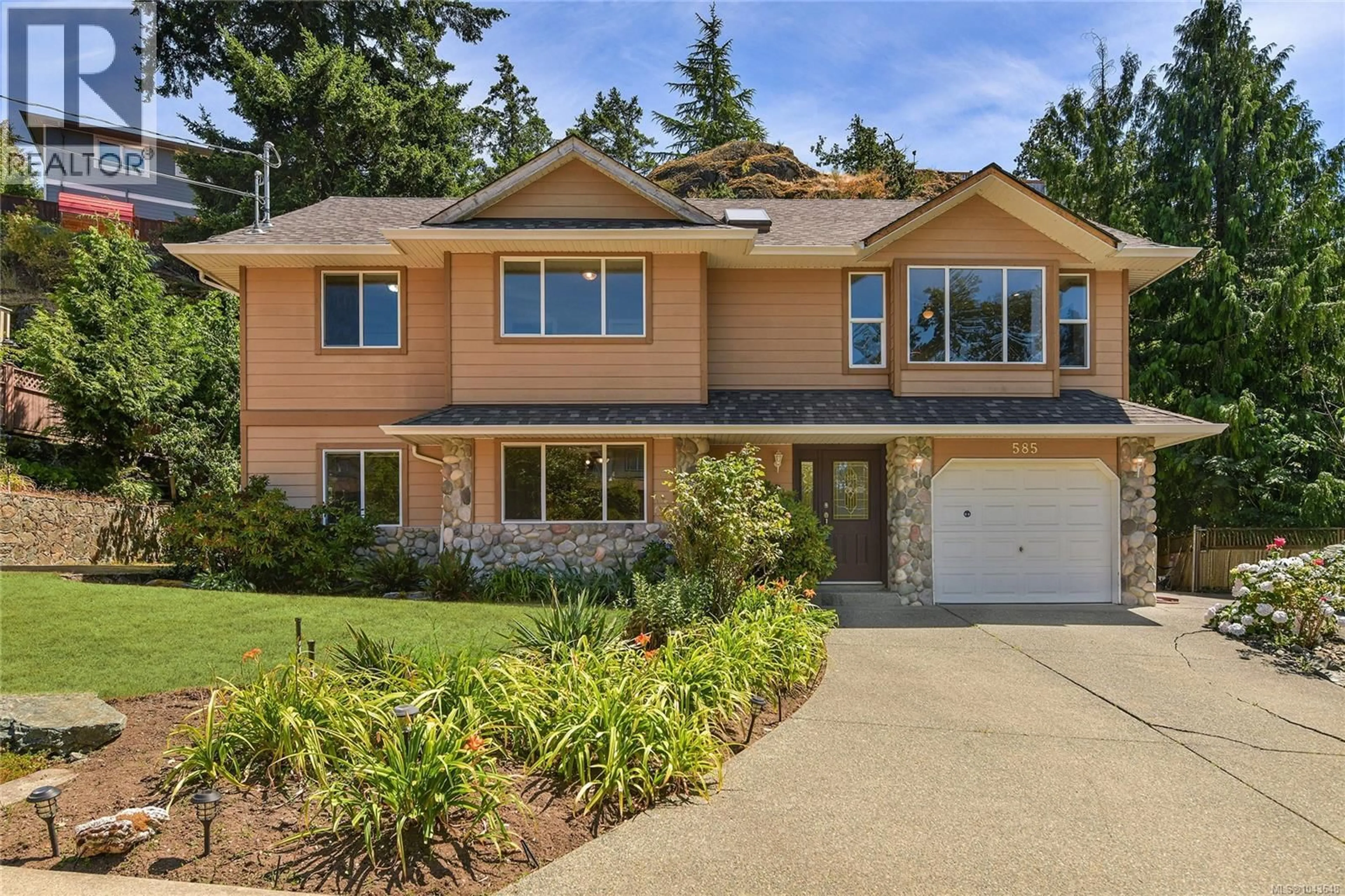 Home with brick exterior material, street for 585 HANSEN AVENUE, Langford British Columbia V9B5V2