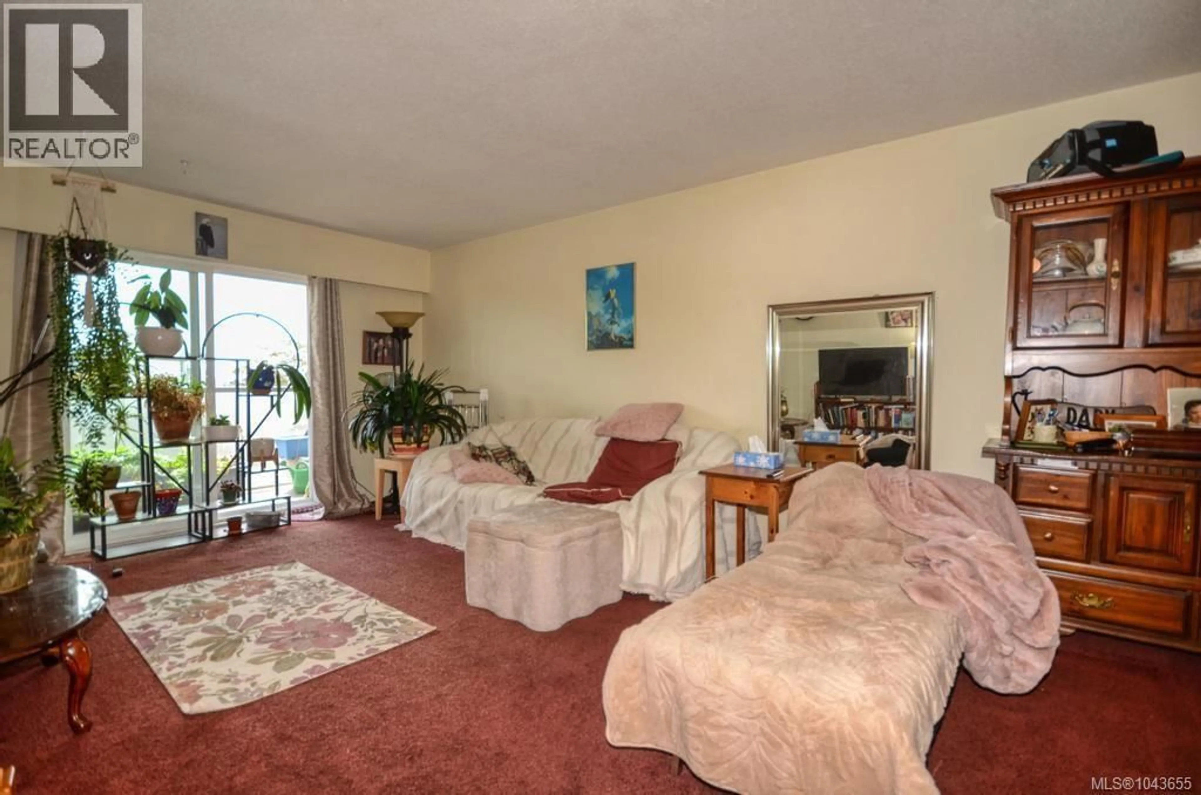 Living room with furniture, unknown for 312 - 848 ESQUIMALT ROAD, Esquimalt British Columbia V9A6W9
