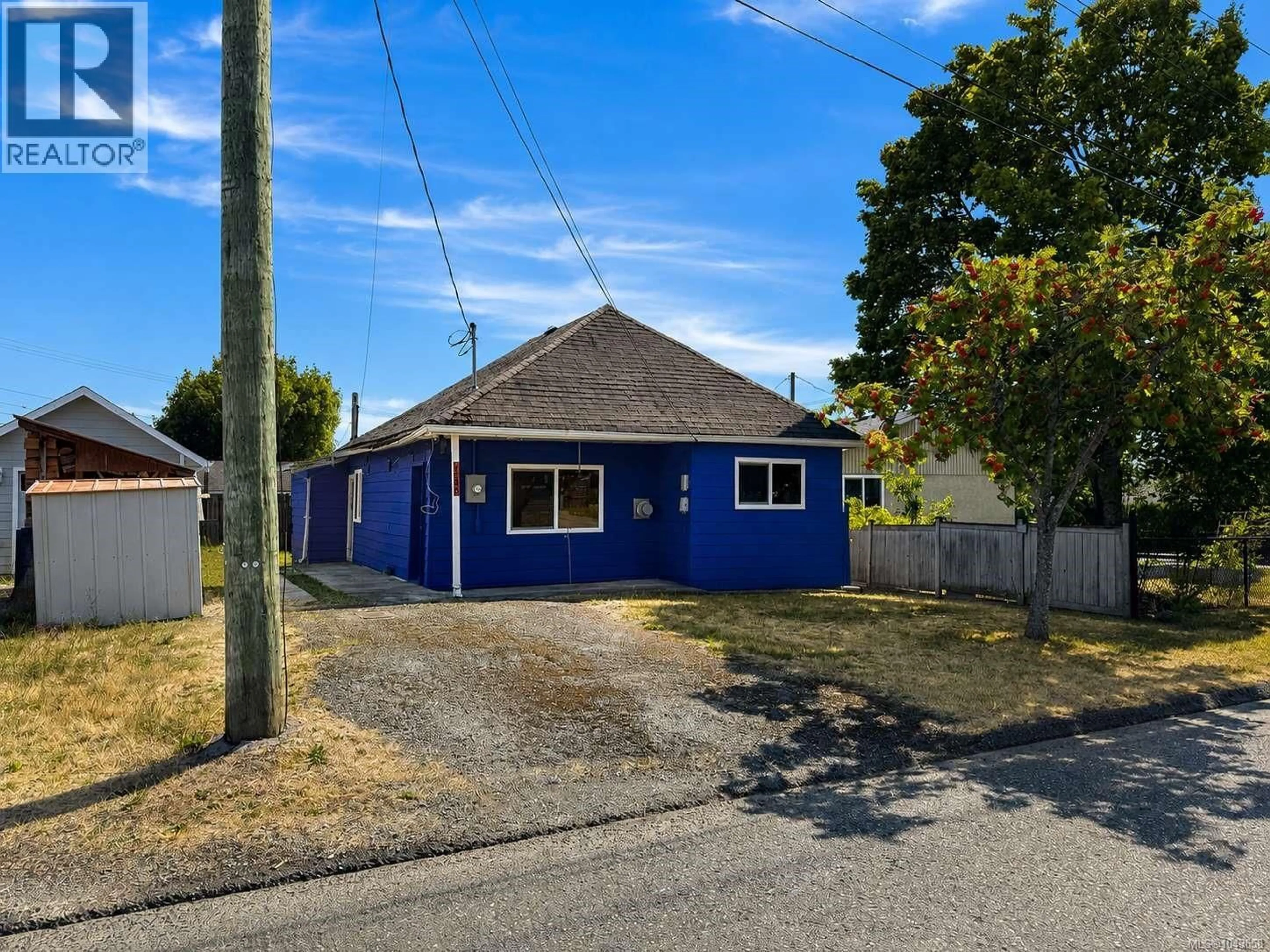 A pic from outside/outdoor area/front of a property/back of a property/a pic from drone, street for 4586 BEALE STREET, Port Alberni British Columbia V6T1P5