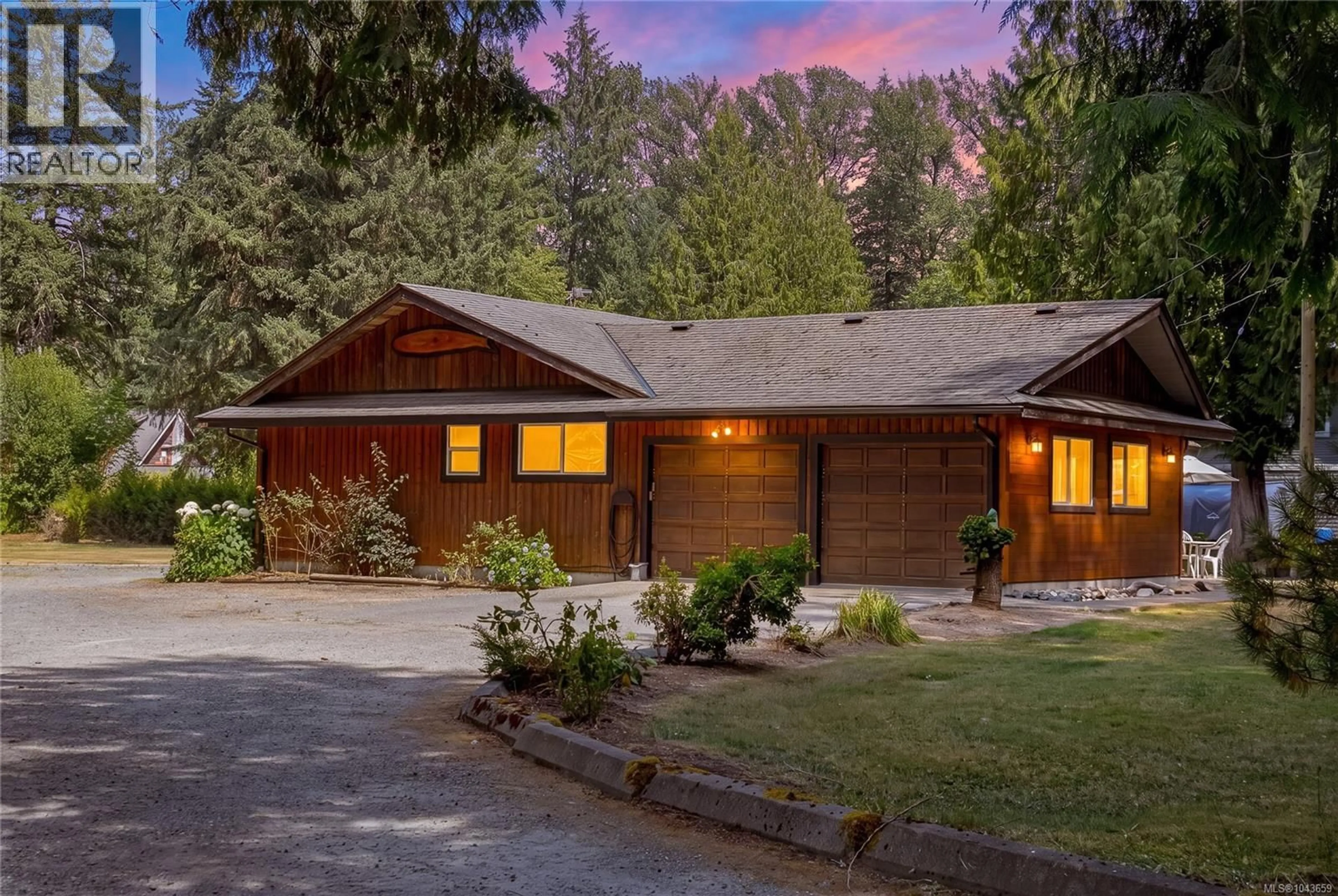 Home with vinyl exterior material, mountain view for 5605 RIVER VALLEY ROAD, Duncan British Columbia V9L6H8