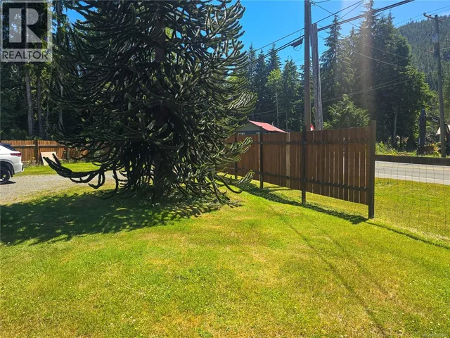 754 SAYWARD ROAD, Sayward 5