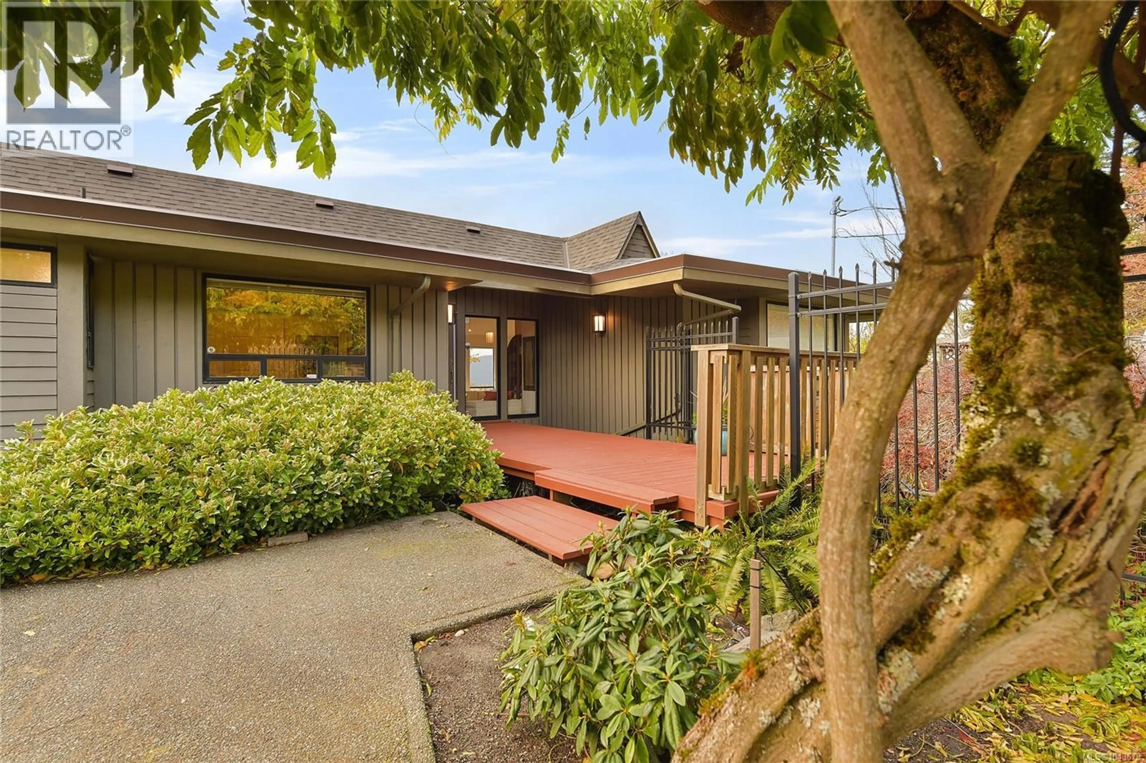 Patio, street for 754 WALFRED ROAD, Langford British Columbia V9C2N9