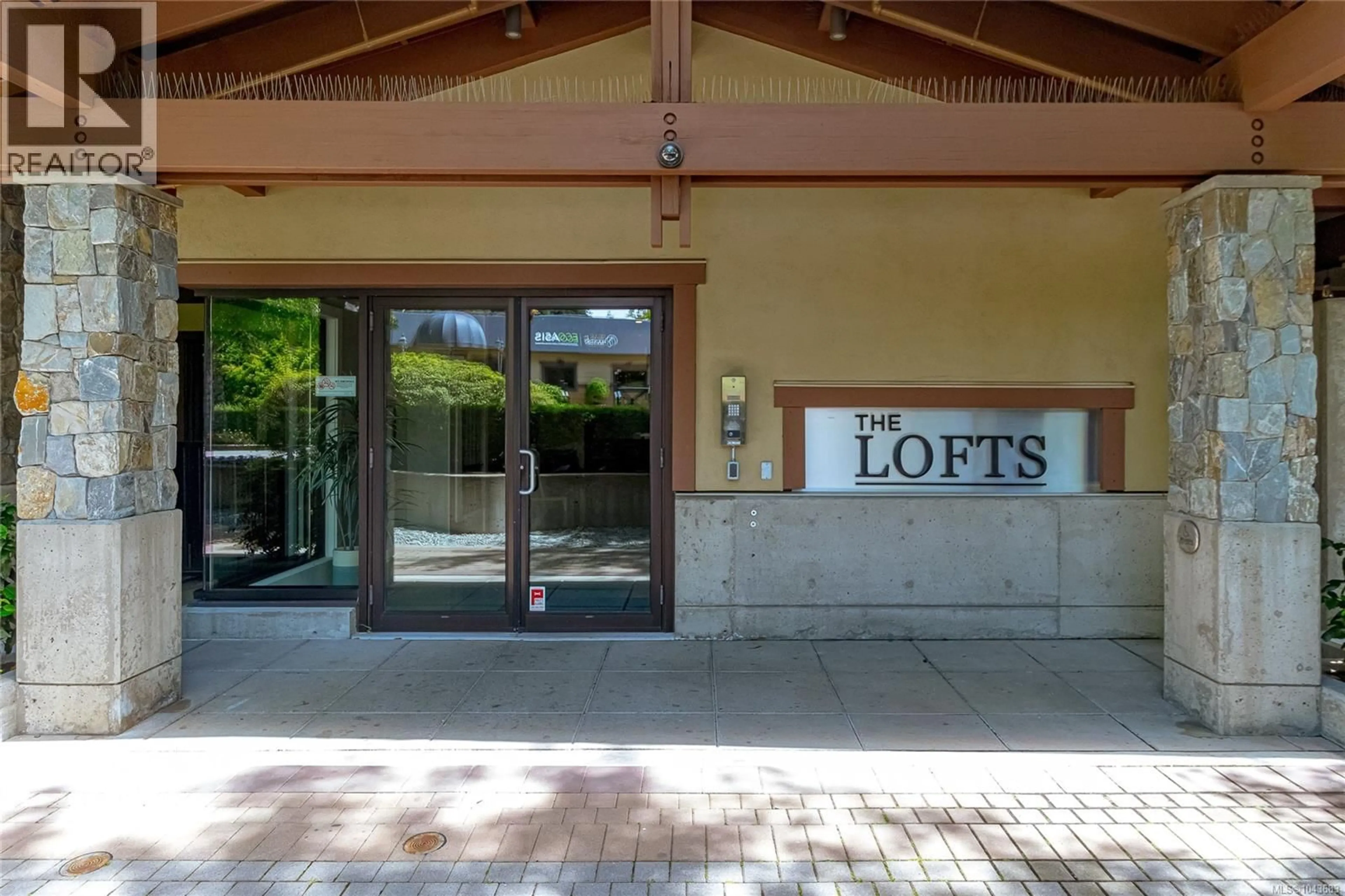 Lobby for 301 - 2049 COUNTRY CLUB WAY, Langford British Columbia V9B1L1