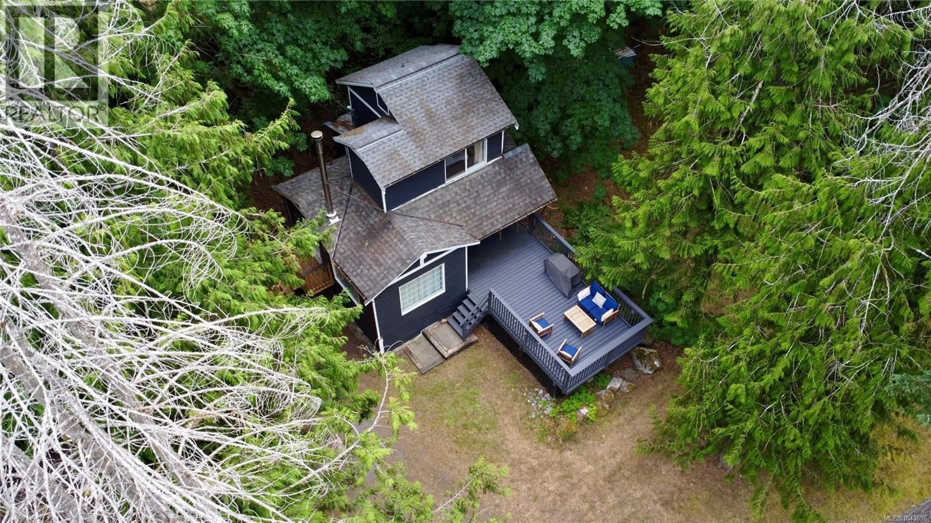 A pic from outside/outdoor area/front of a property/back of a property/a pic from drone, unknown for 4021 JOHN'S ROAD, Duncan British Columbia V9L6S7