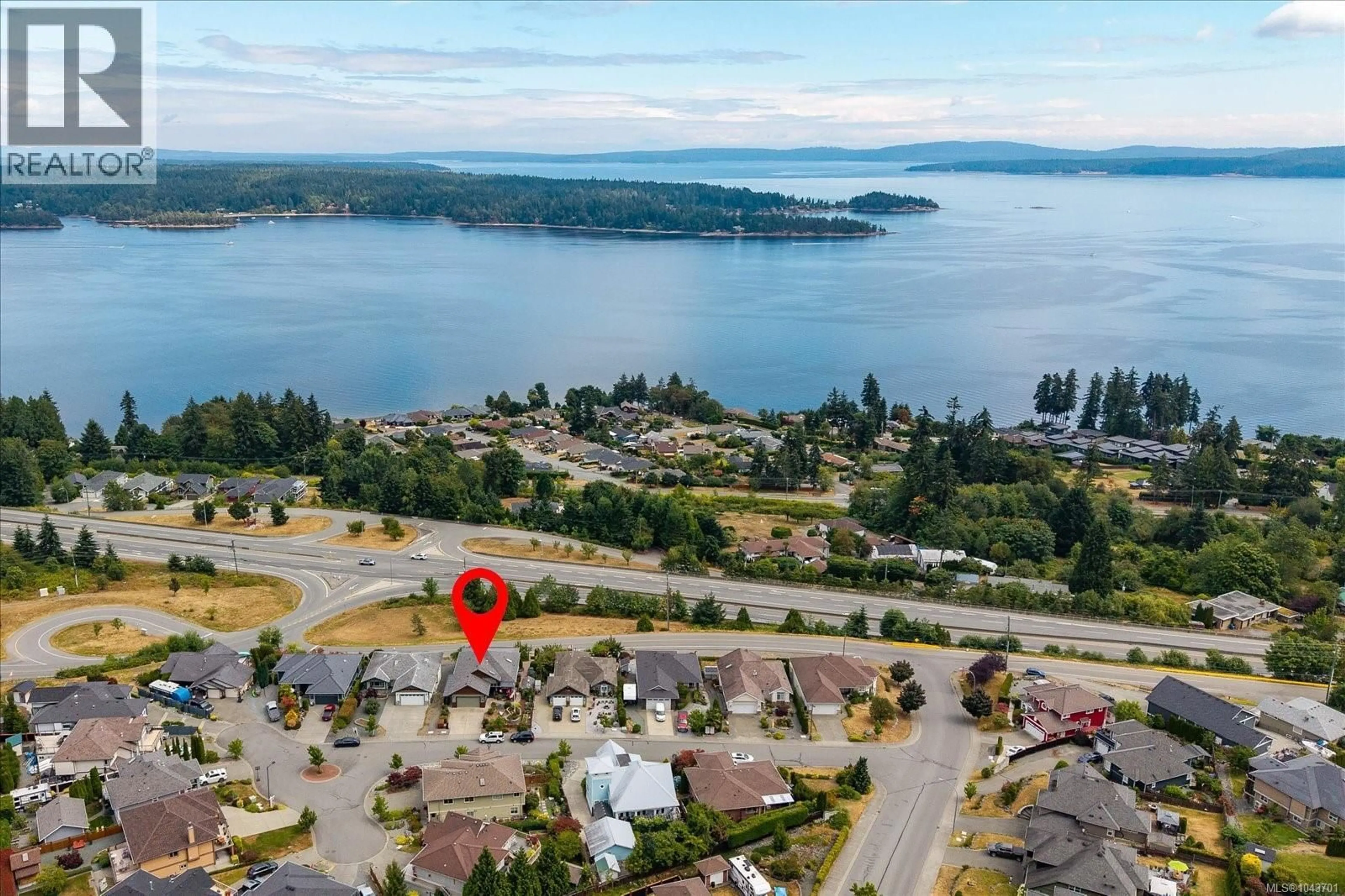A pic from outside/outdoor area/front of a property/back of a property/a pic from drone, water/lake/river/ocean view for 517 DOUGLAS STREET, Ladysmith British Columbia V9G2B9