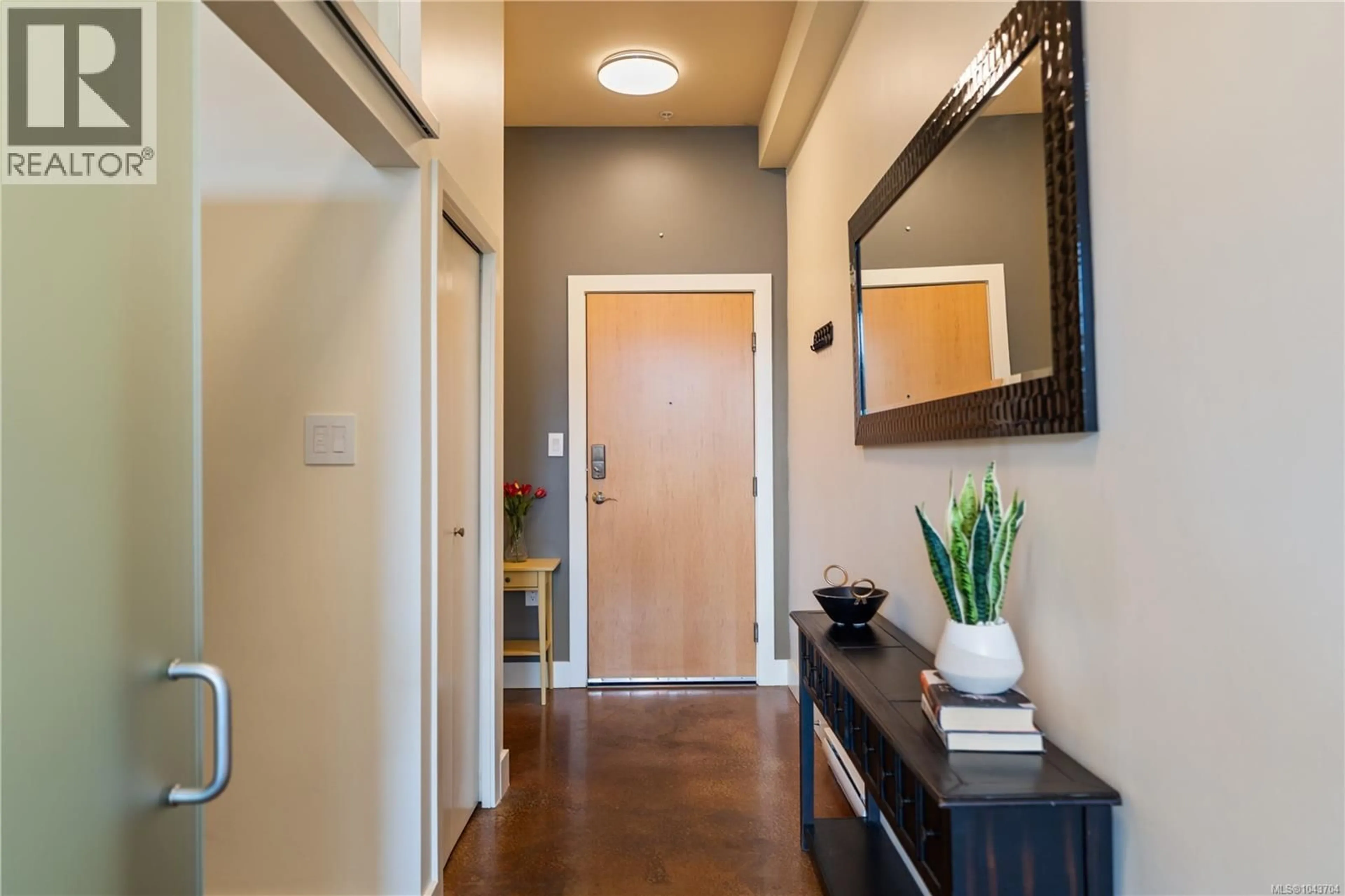 Indoor entryway for 212 - 599 PANDORA AVENUE, Victoria British Columbia V8W1N5