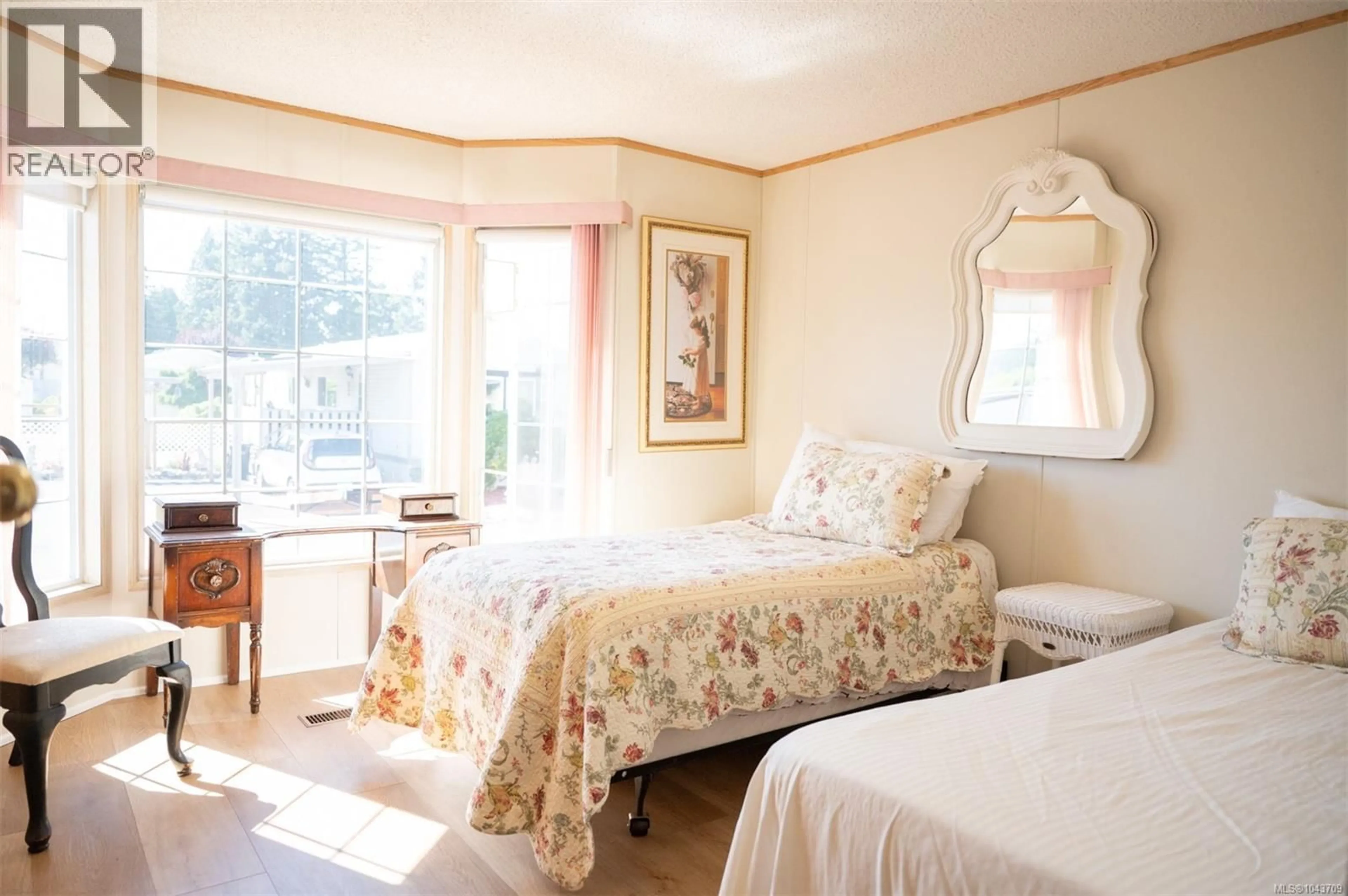 Bedroom with bed, unknown for 32 - 450 STANFORD AVENUE EAST, Parksville British Columbia V9P1V8