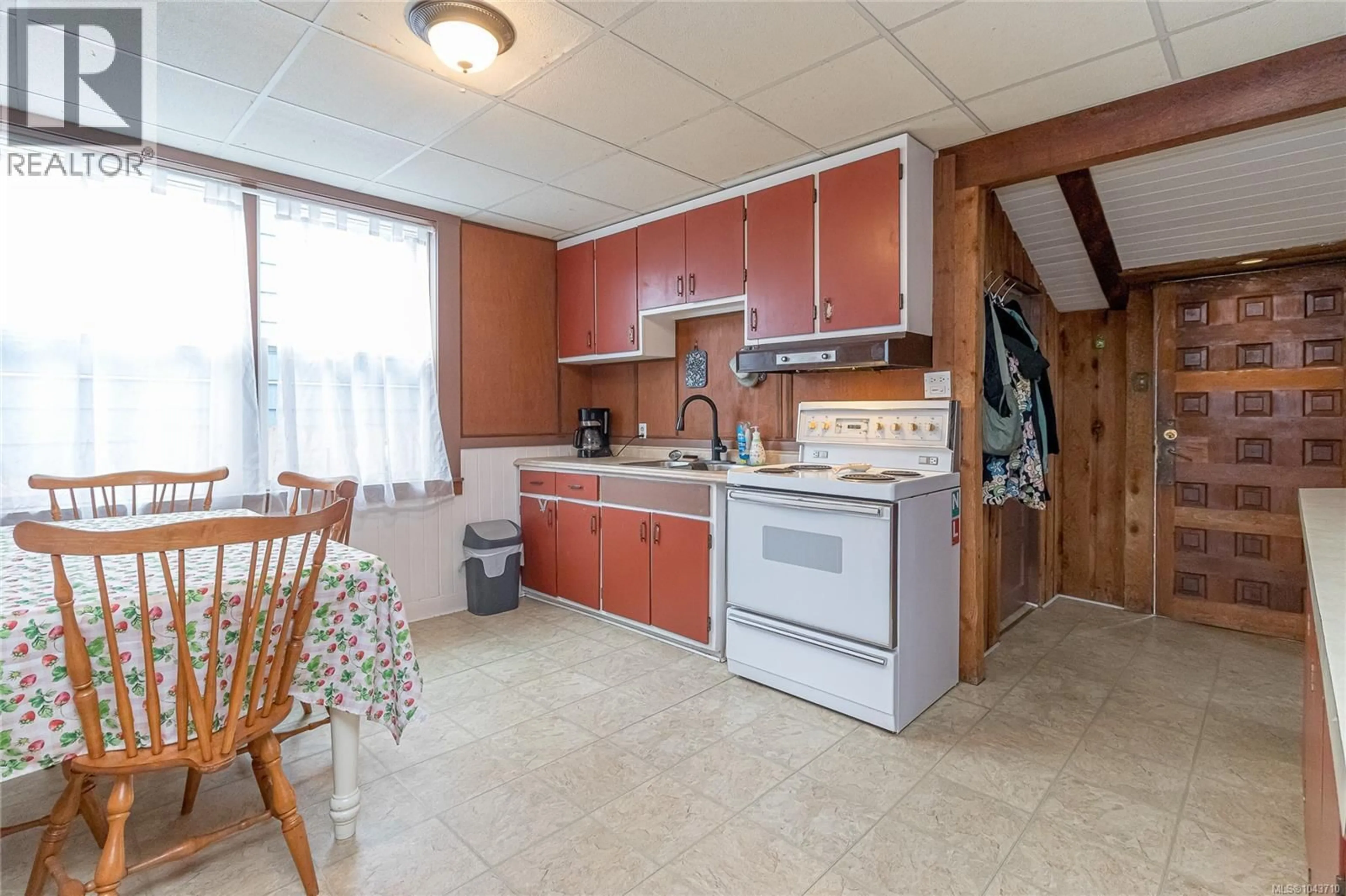 Standard kitchen, unknown for 451 IRWIN STREET, Nanaimo British Columbia V9R4X9