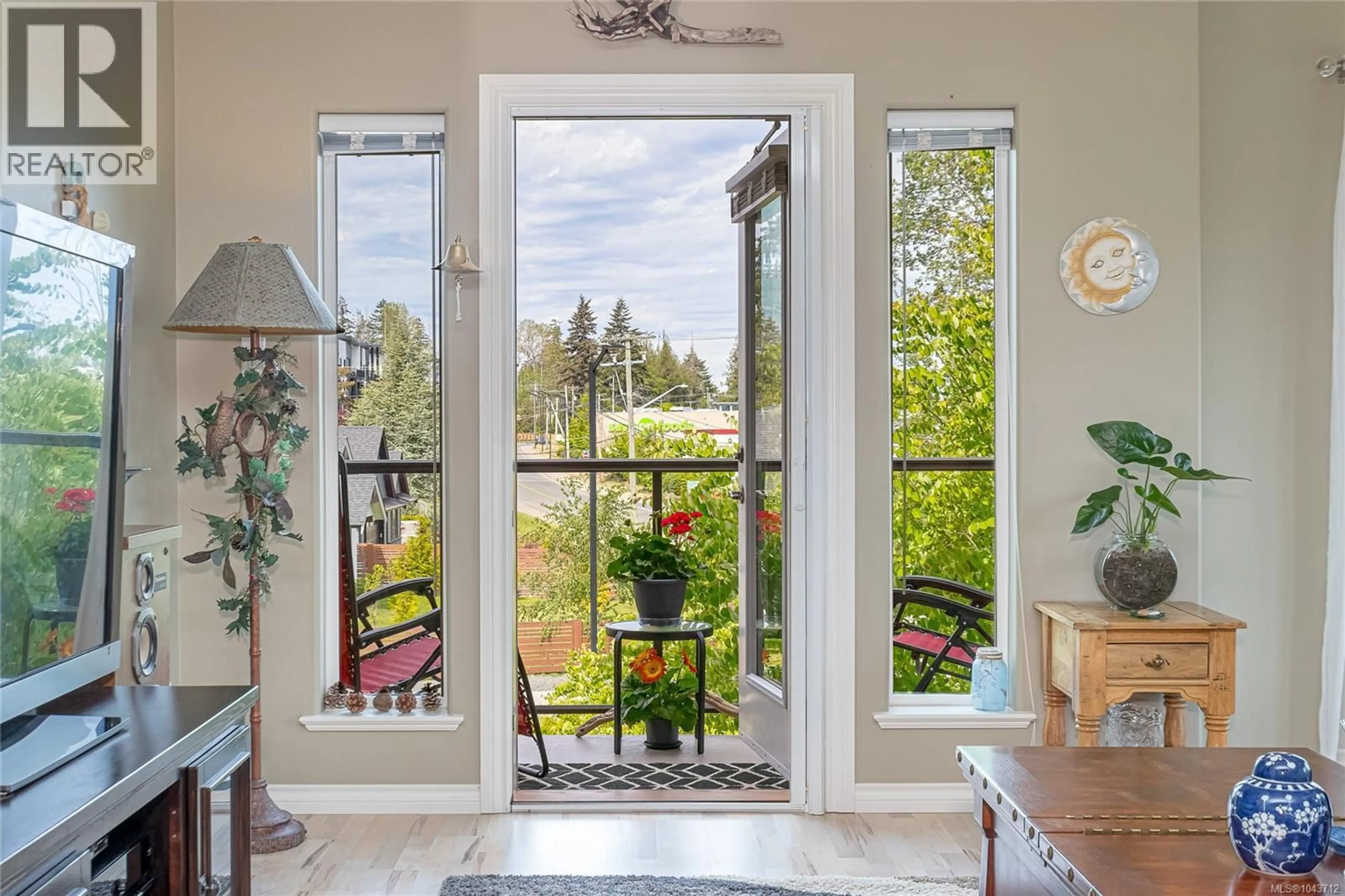 Indoor entryway for 209 - 399 WEMBLEY ROAD, Parksville British Columbia V9P0A6