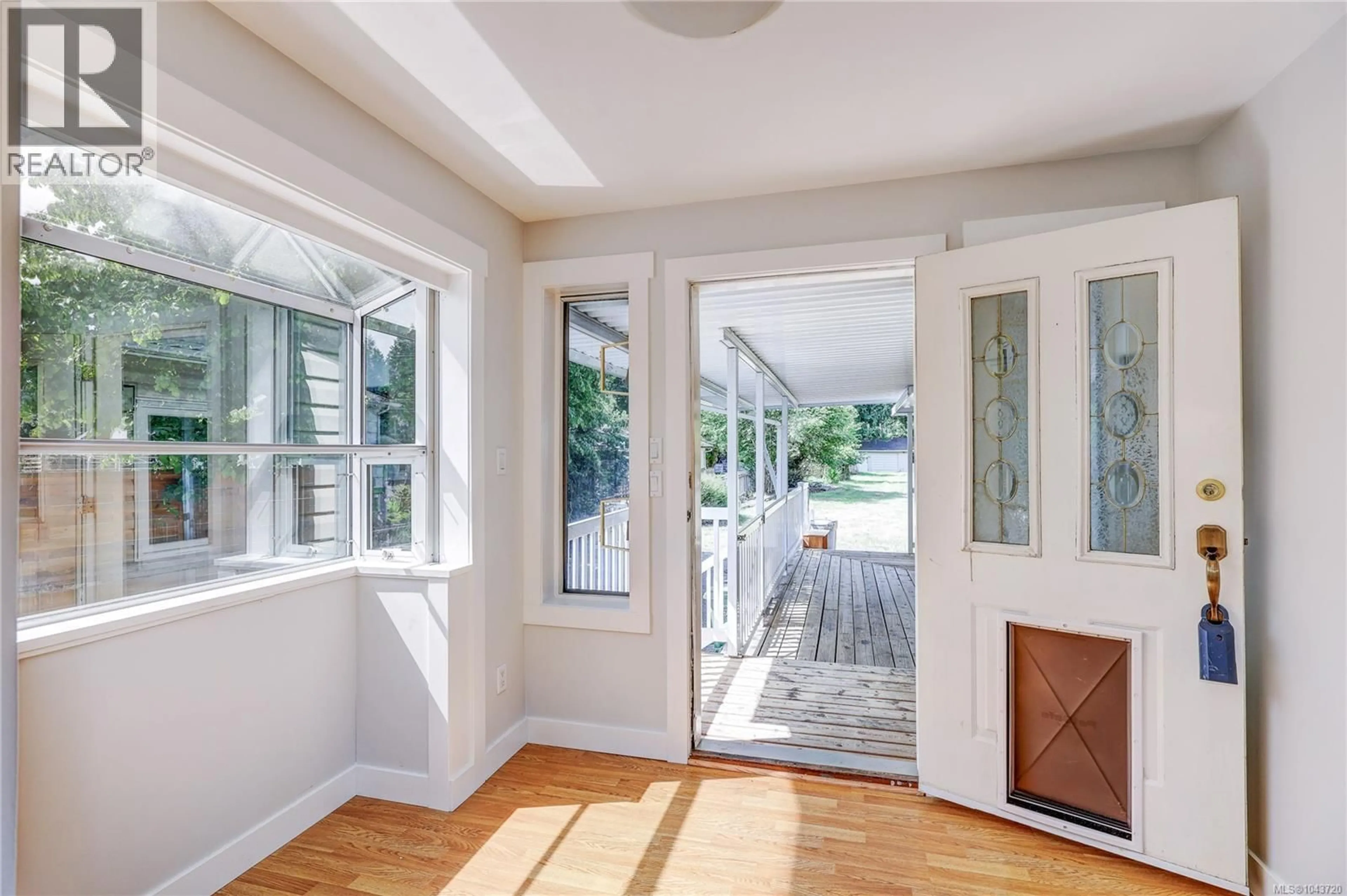 Indoor entryway for 9486 CHEMAINUS ROAD, Chemainus British Columbia V0R1K5