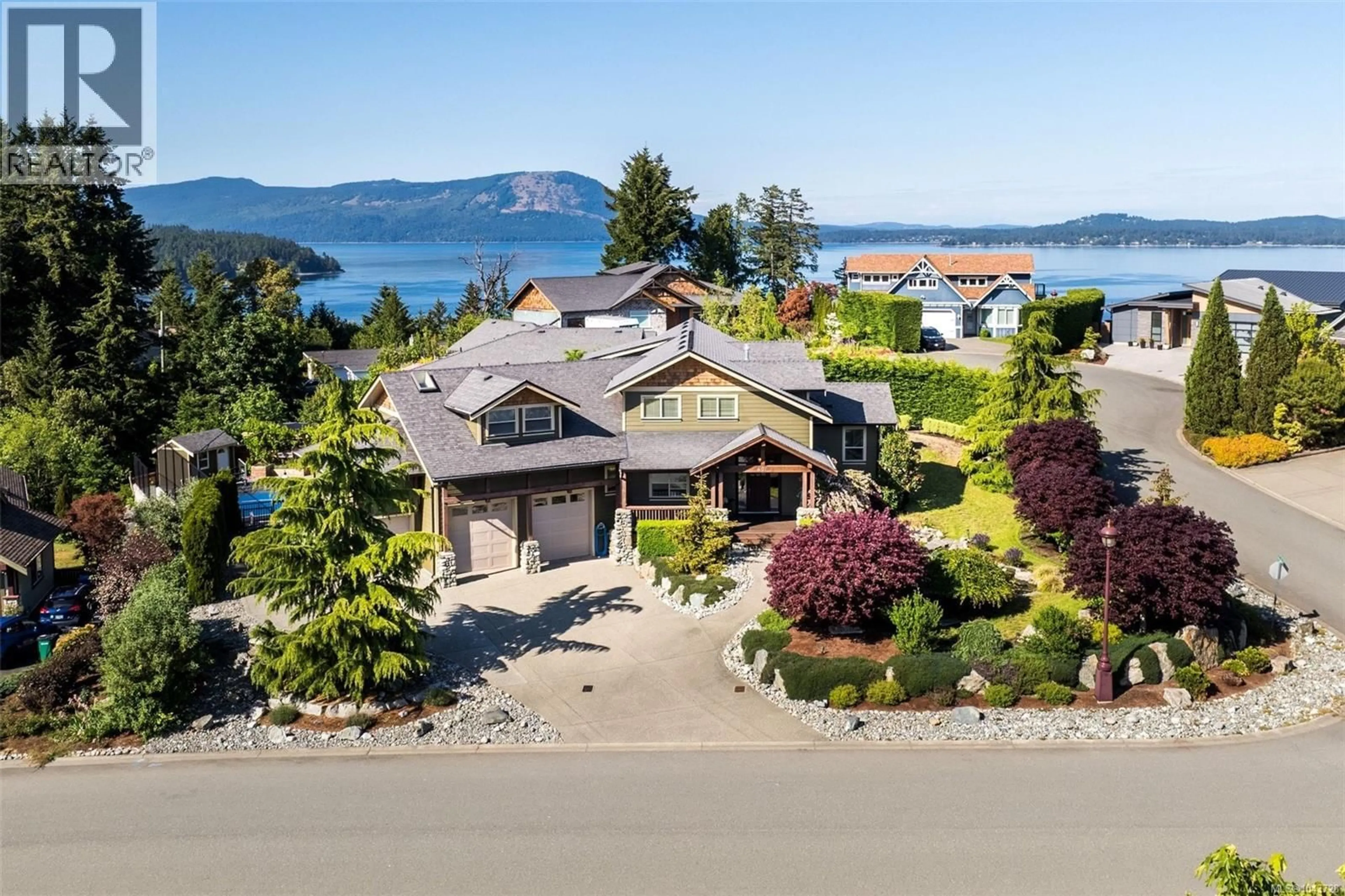 A pic from outside/outdoor area/front of a property/back of a property/a pic from drone, water/lake/river/ocean view for 601 SENTINEL DRIVE, Mill Bay British Columbia V0R2P4