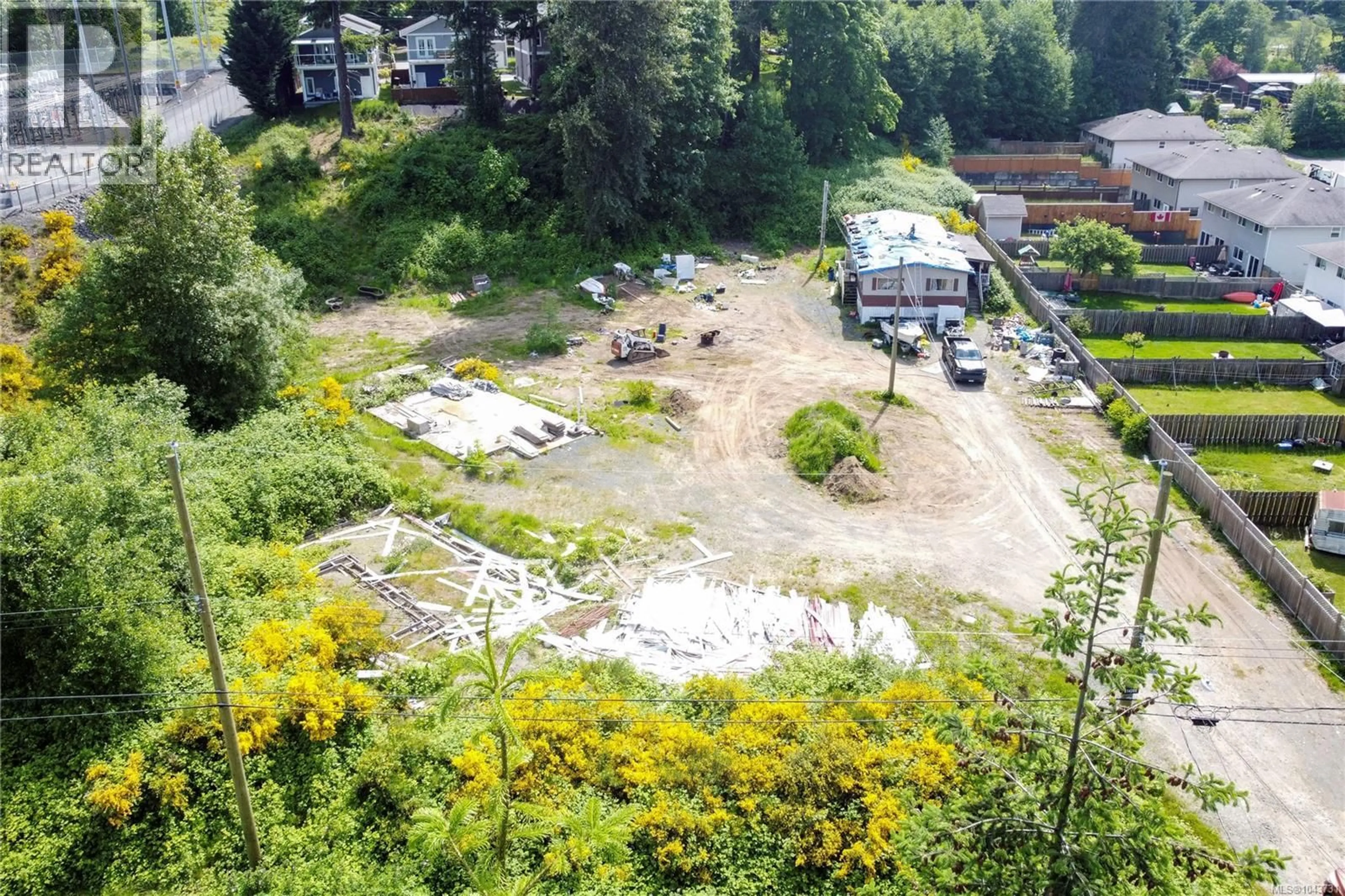 A pic from outside/outdoor area/front of a property/back of a property/a pic from drone, forest/trees view for 681 HOMEWOOD ROAD, Campbell River British Columbia V9W3N6