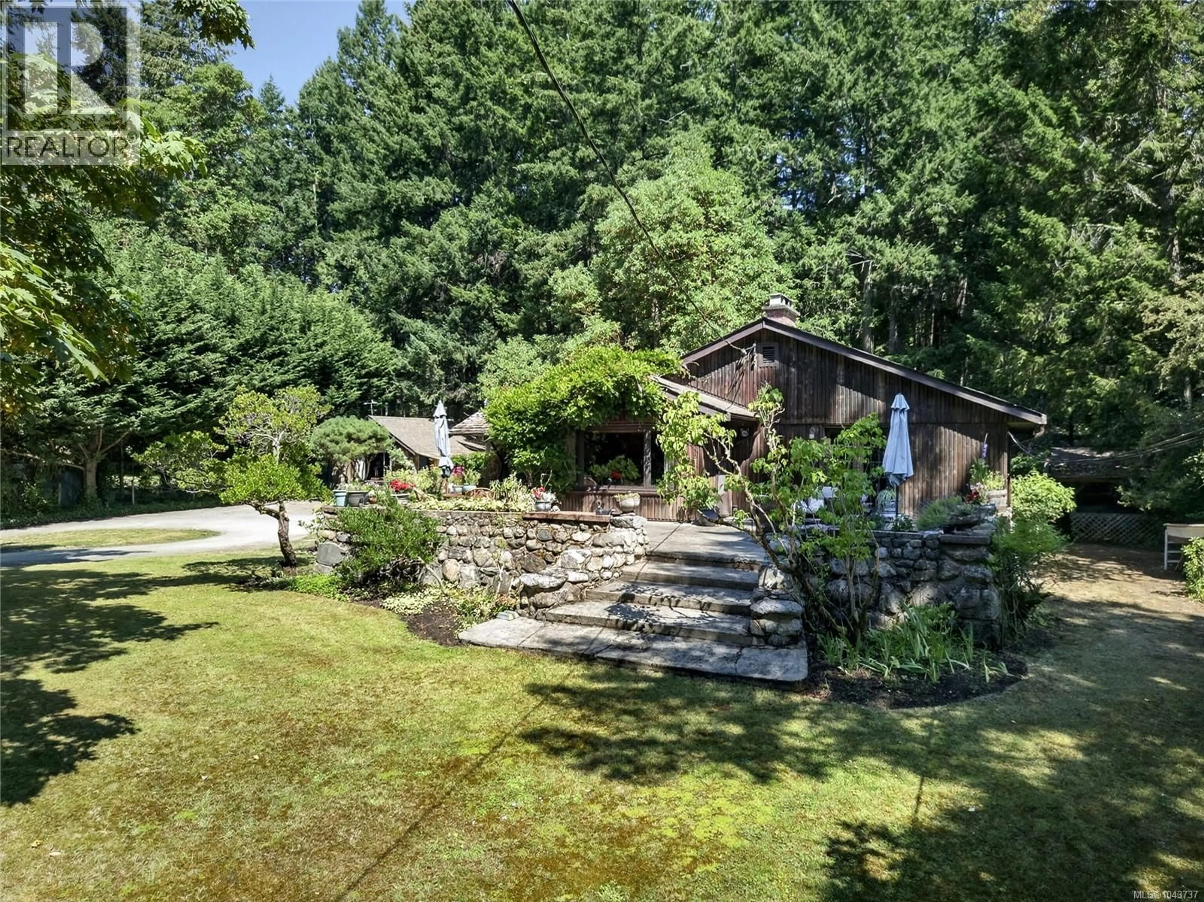 A pic from outside/outdoor area/front of a property/back of a property/a pic from drone, unknown for 1390 LAUREL ROAD, North Saanich British Columbia V8L5K8