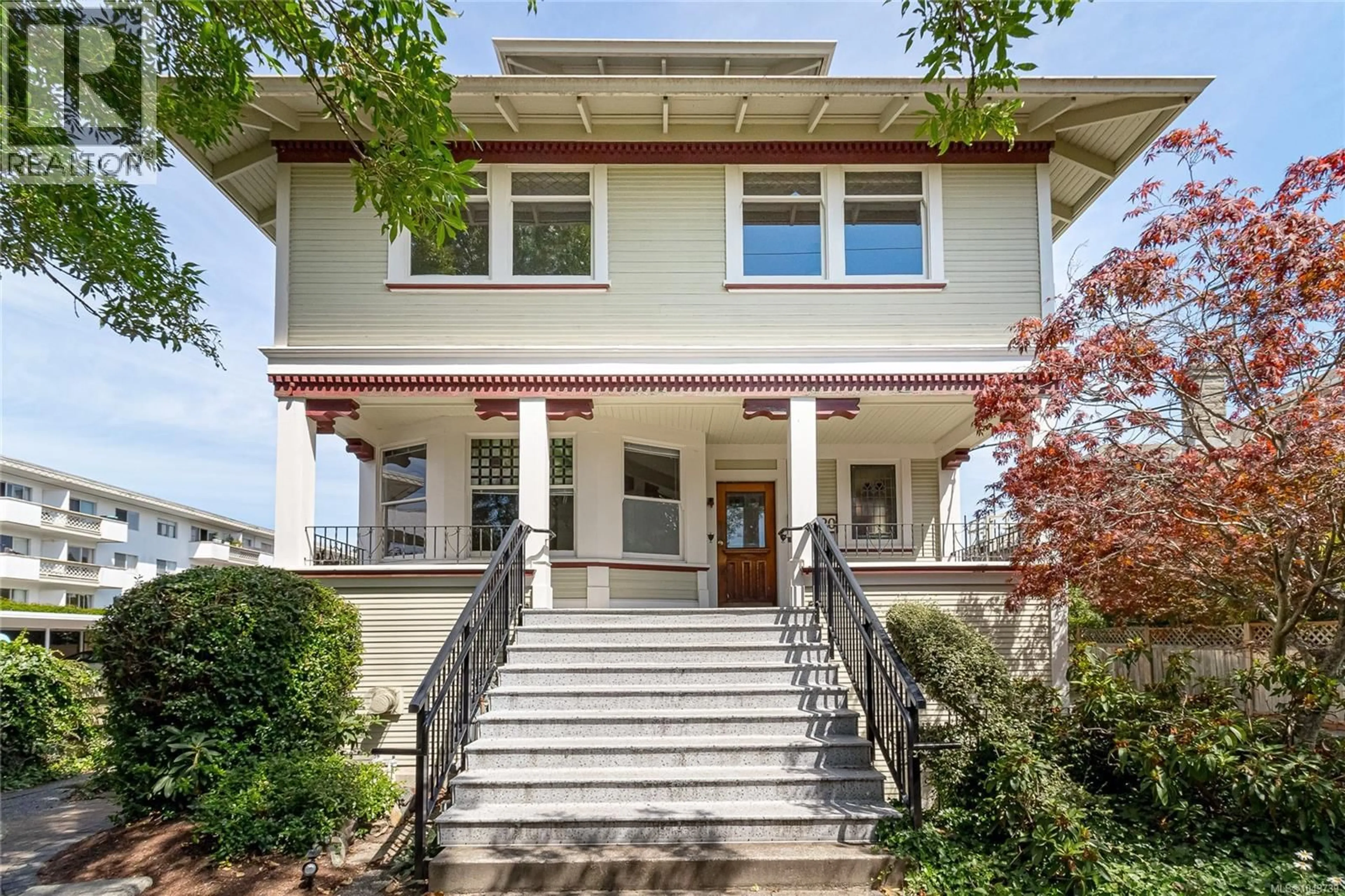Unknown for 102 - 1120 RICHARDSON STREET, Victoria British Columbia V8V3C8