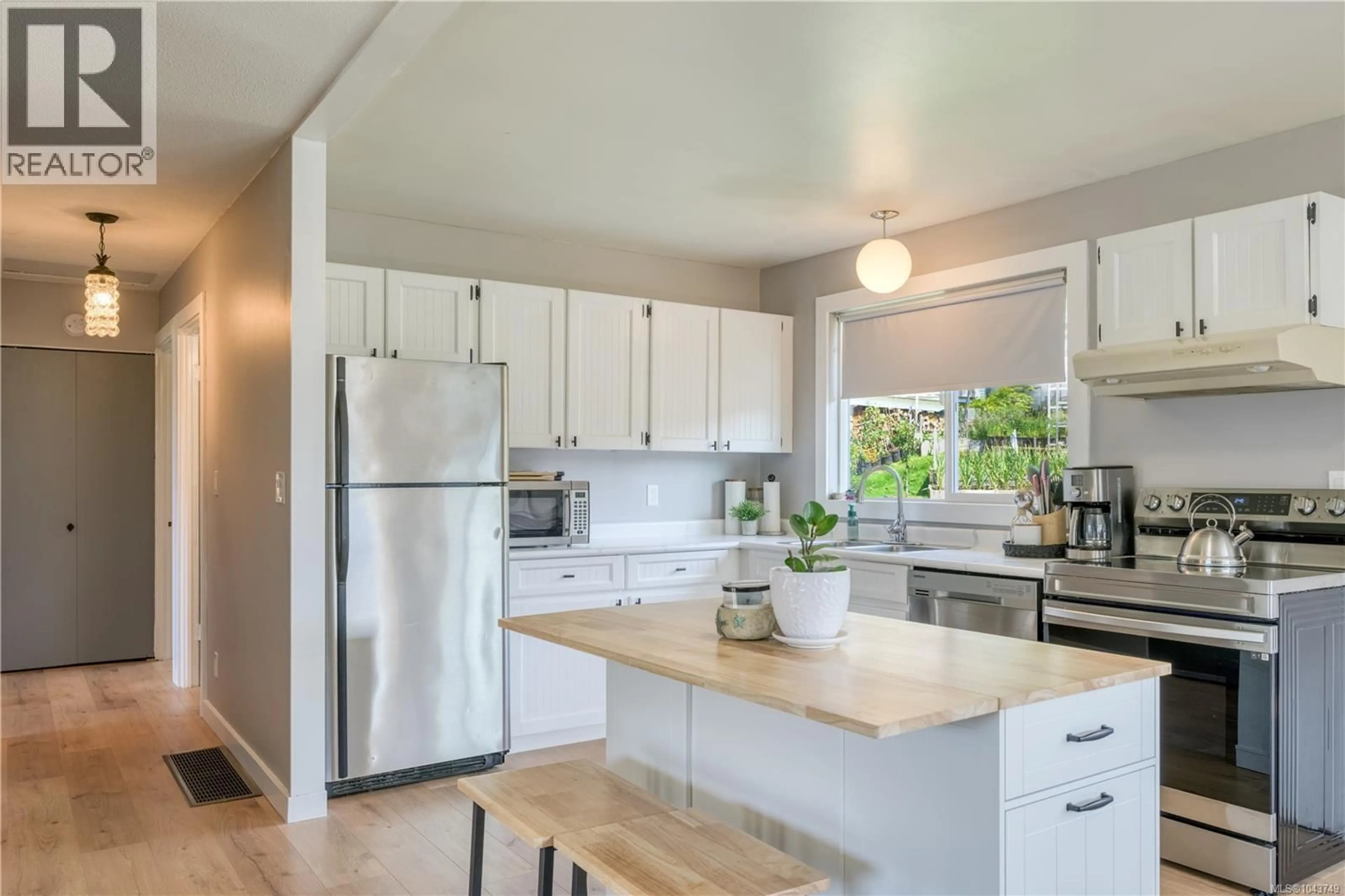 Open concept kitchen, unknown for 978 RUPERT AVENUE, Port Alice British Columbia V0N2N0