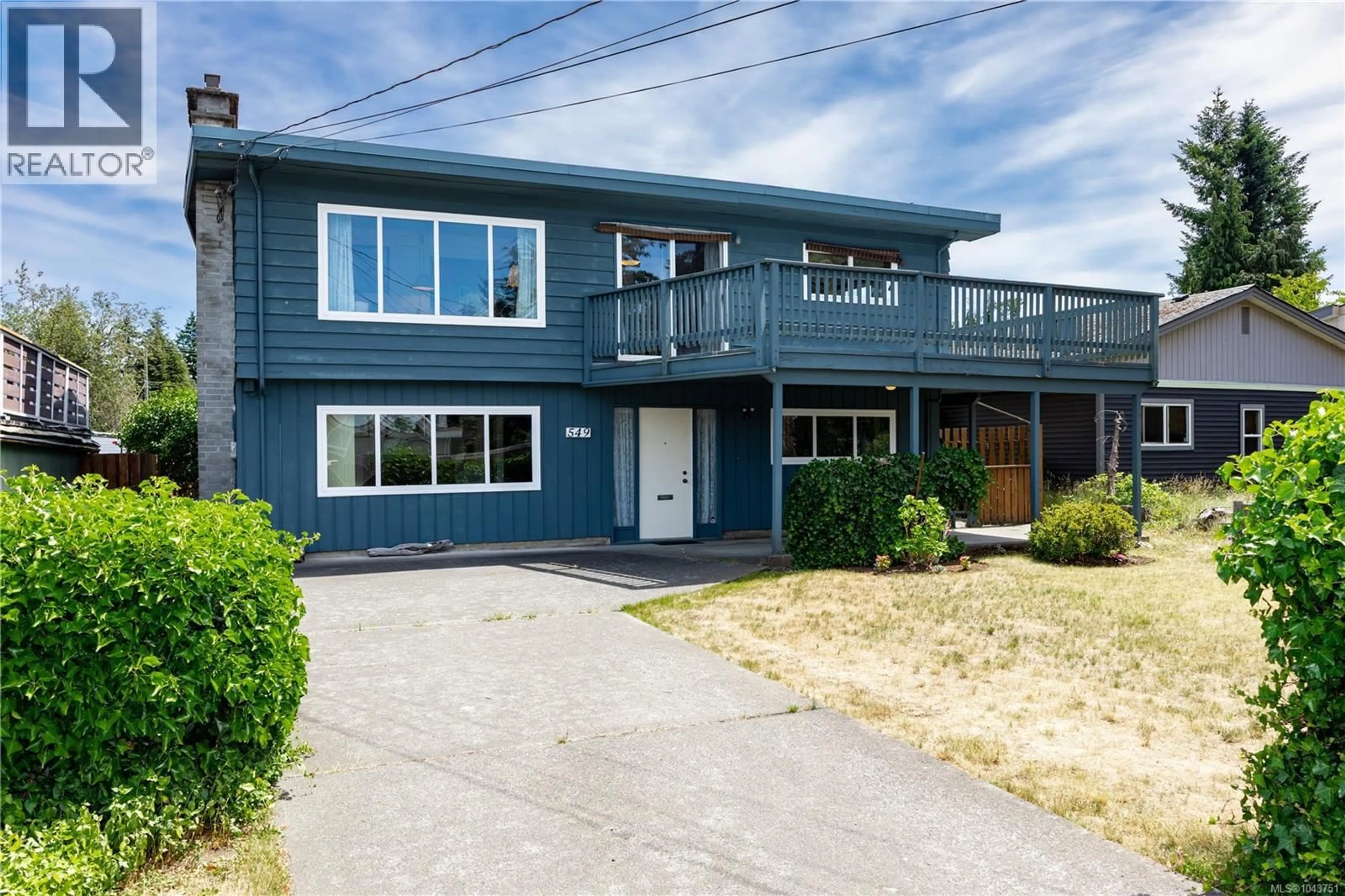 Home with vinyl exterior material, street for 549 DOGWOOD STREET, Campbell River British Columbia V9W2Y4