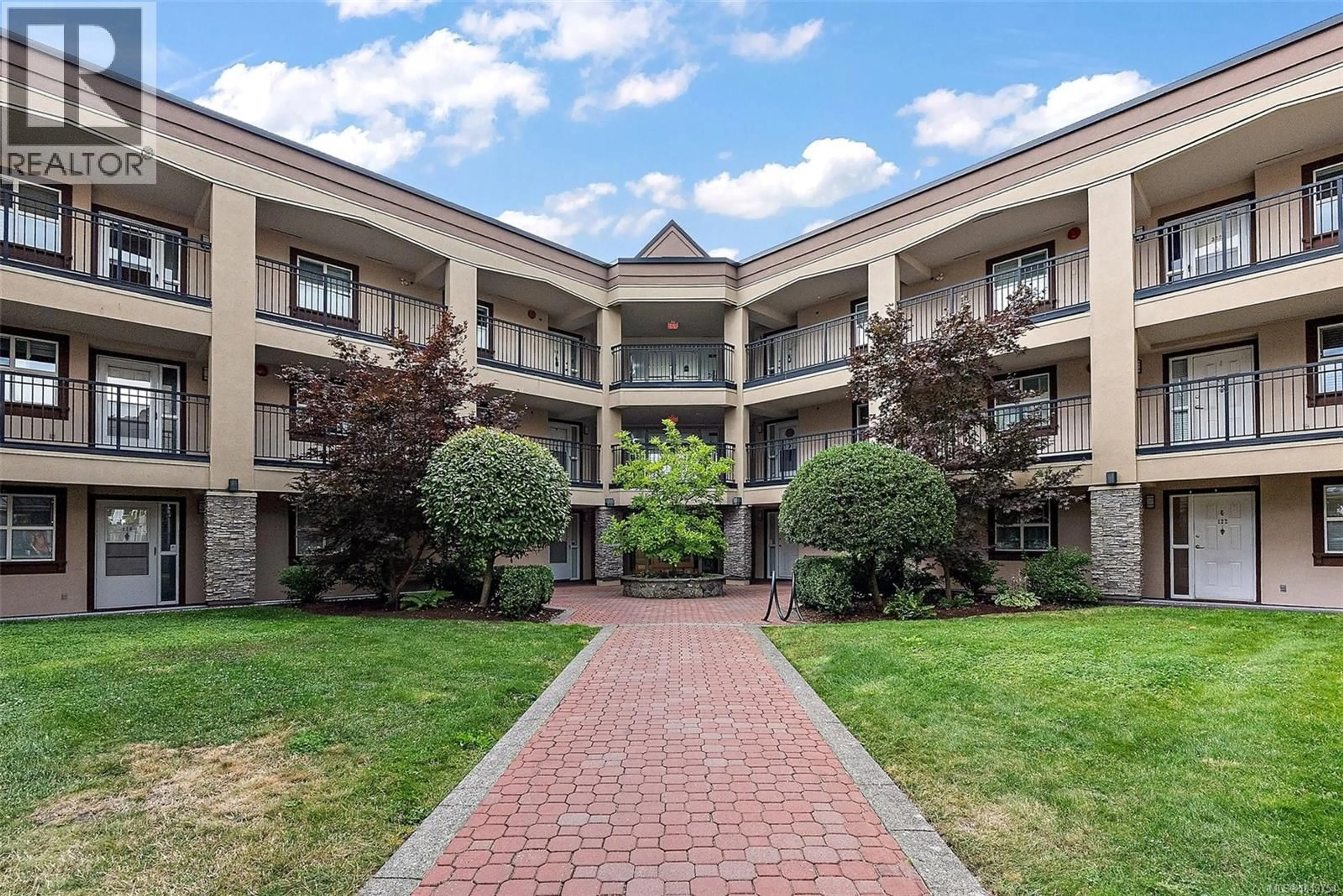 Patio, unknown for 212 - 3969 SHELBOURNE STREET, Saanich British Columbia V8N6J5