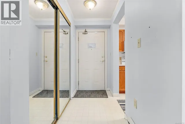 212 - 3969 SHELBOURNE STREET, Saanich 4