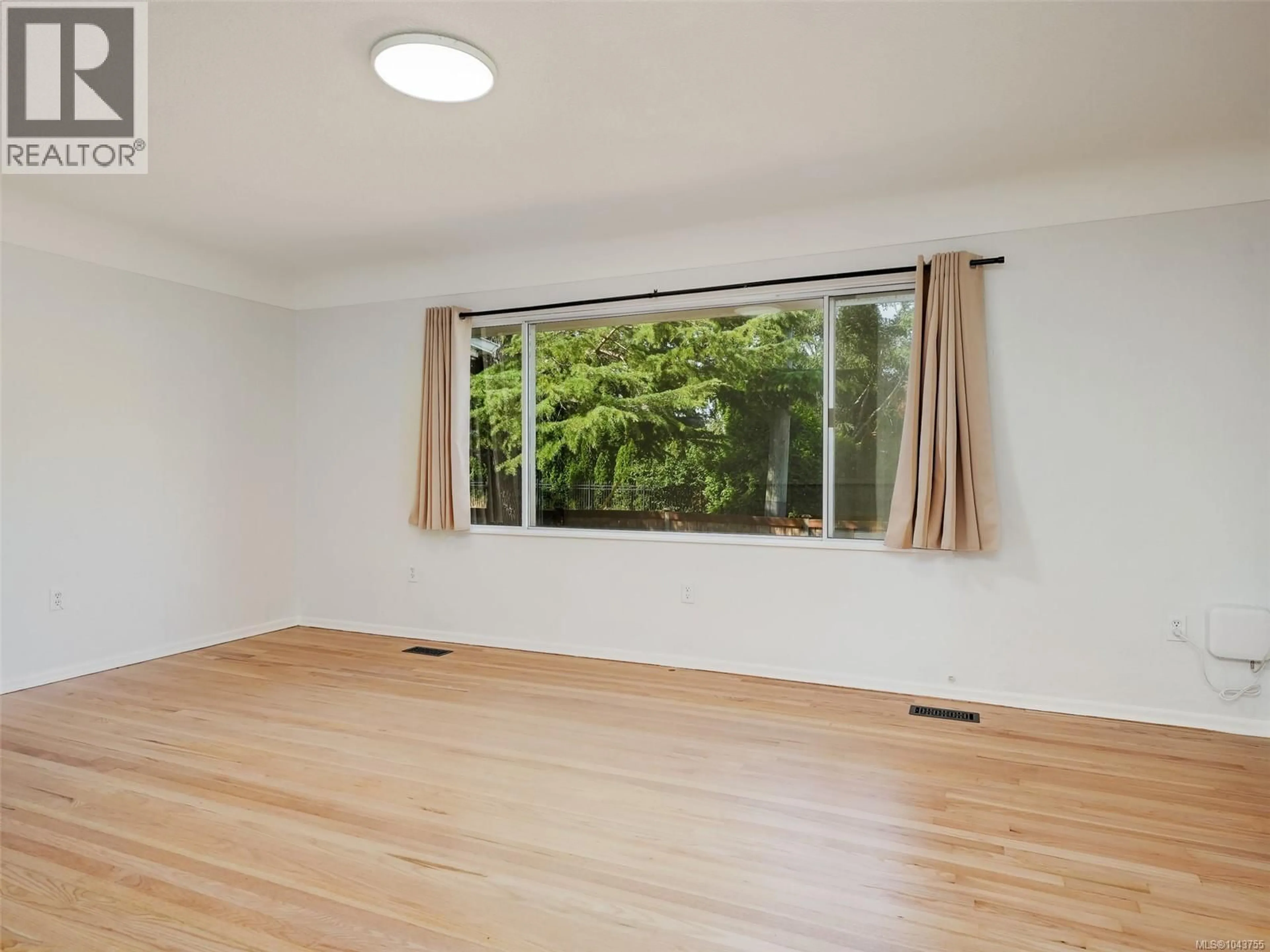 A pic of a room for 1960 GRANDVIEW DRIVE, Saanich British Columbia V8N2V3