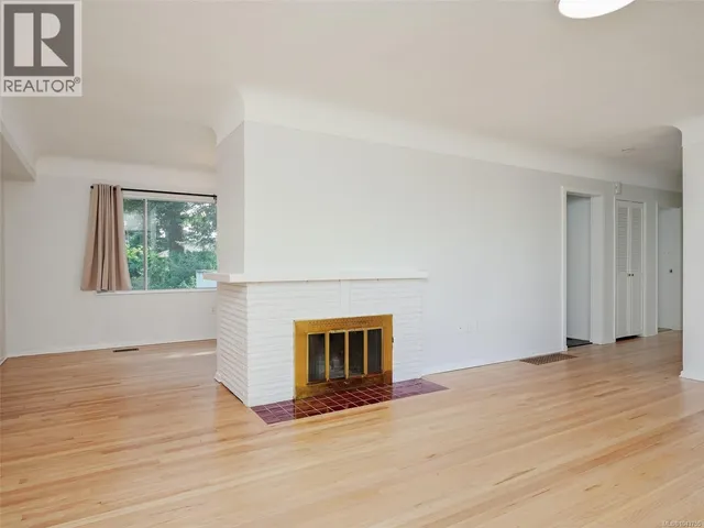 1960 GRANDVIEW DRIVE, Saanich 5