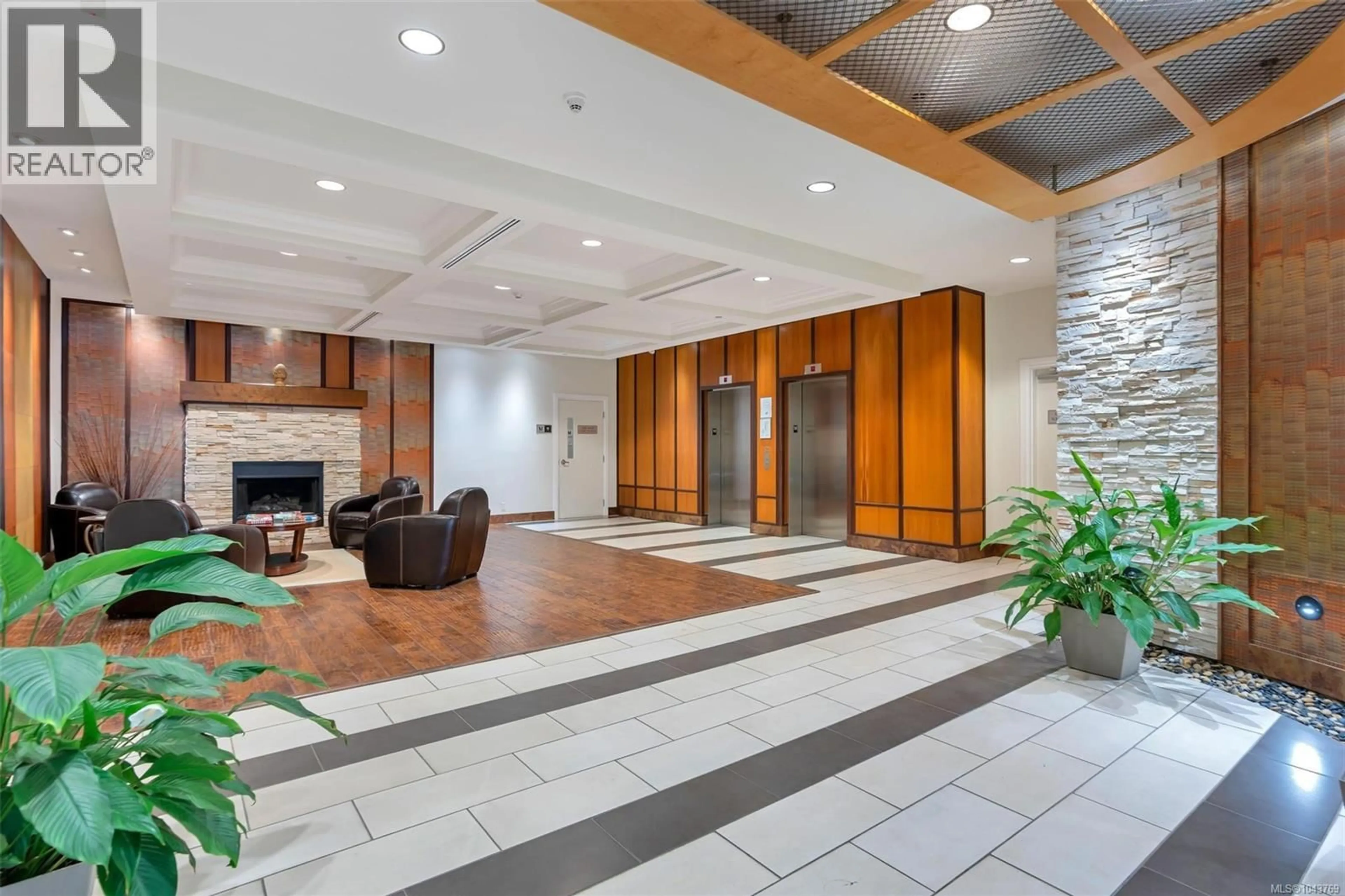 Lobby for 405 - 1335 BEAR MOUNTAIN PARKWAY, Langford British Columbia V9B6T9