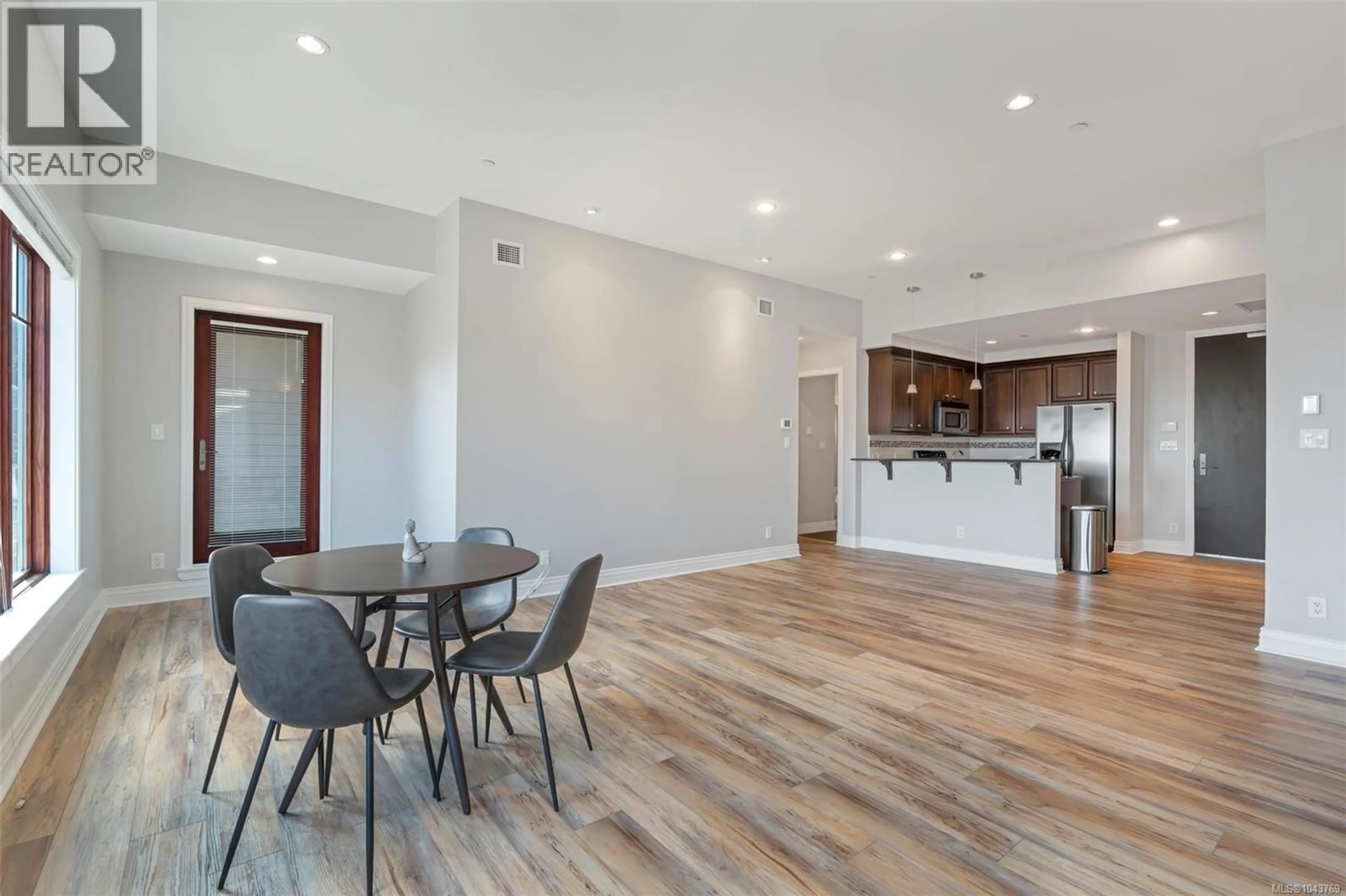 Open concept kitchen, unknown for 405 - 1335 BEAR MOUNTAIN PARKWAY, Langford British Columbia V9B6T9