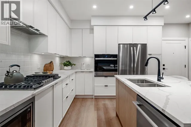 205 - 1810 SELENITE PLACE, Langford 5