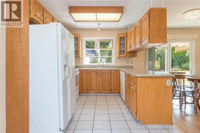 738 SORIEL ROAD, Parksville 2
